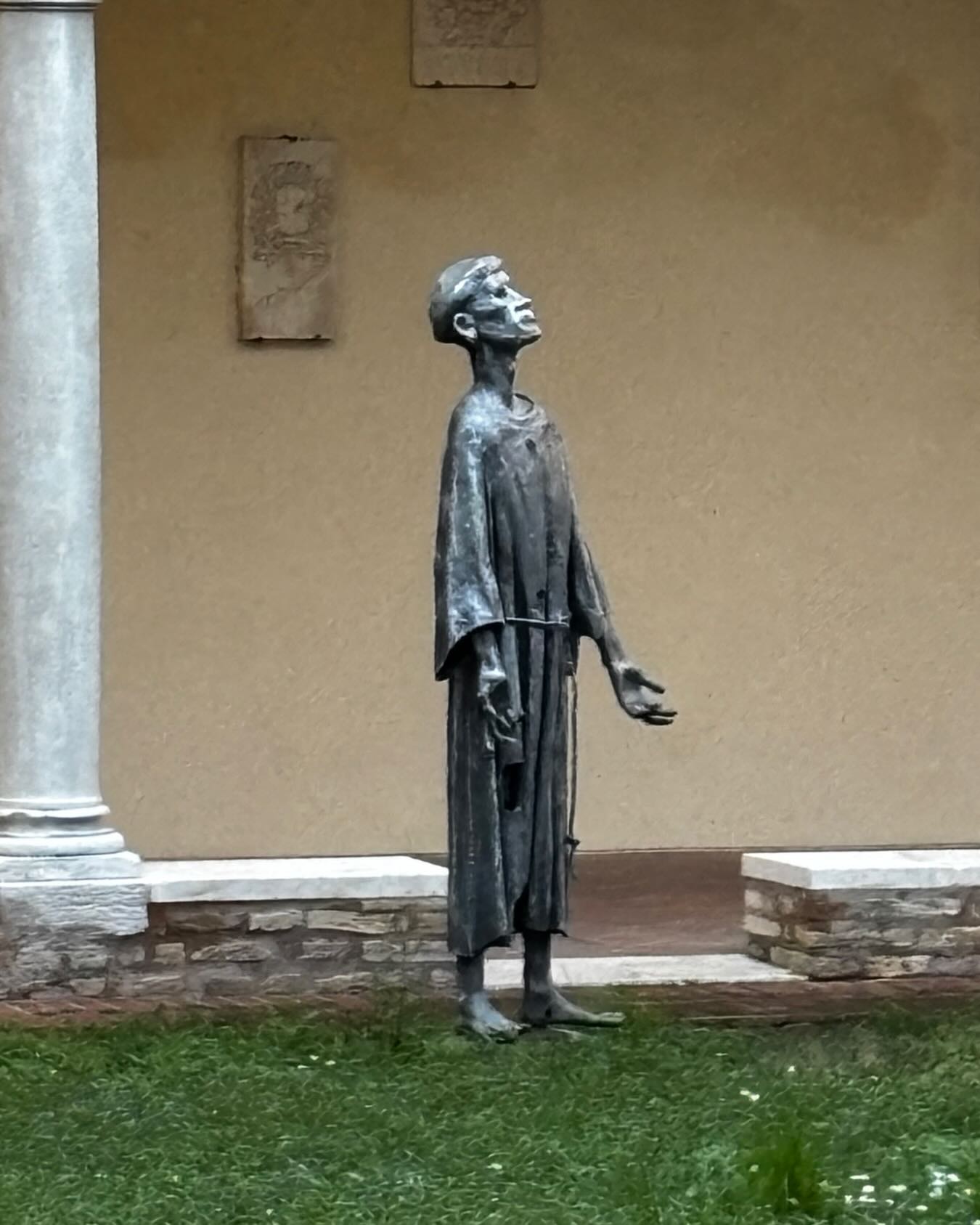 Viernes 20, 19:30: charla sobre: que significa ser franciscano. Loado seas, mi Señor, por los que desean vivir en paz