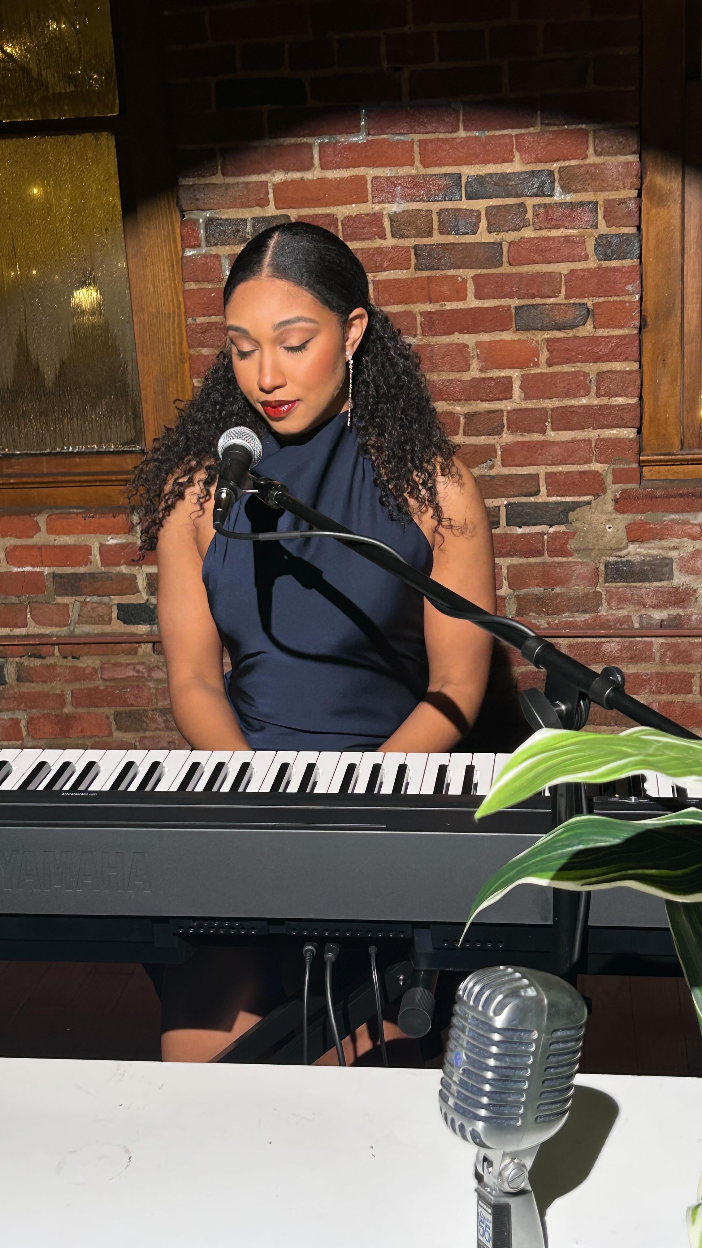 I wrote “Blue” when a childhood memory of breaking my favorite clock came to mind. I sat at the piano and “Blue” came to life. We all have experiences that impact us. I wrote “Blue” to heal and better understand my relationship to mental health. With time “Blue” evolved into a song of acceptance. This is my NPR Tiny Desk Contest 2026 Submission. @nprmusic
Videographer: @emersoncoy_ @ledstudiosdmv
#targetaudience #mentalhealth #blue #composer #nprtinydeskcontest