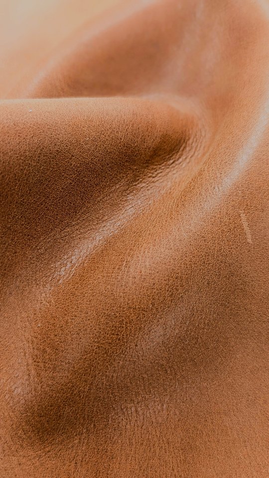 Nouveaux cuirs, nouvelles inspirations ✨
A l’atelier, les gammes de cuir se renouvellent pour laisser place à encore plus de créativité…
Des teintes naturelles, profondes ou lumineuses, toujours choisies avec soin pour sublimer vos futures créations.
Toucher, choisir, fabriquer… et repartir avec un cabas unique, façonné de vos mains 🤎
Alors, quelle couleur vous fait craquer ?
Bonne soirée
Marion
#ateliermaroline
#maroquinerieartisanale
#faitmainenfrance
#slowmade
#ateliercreatif