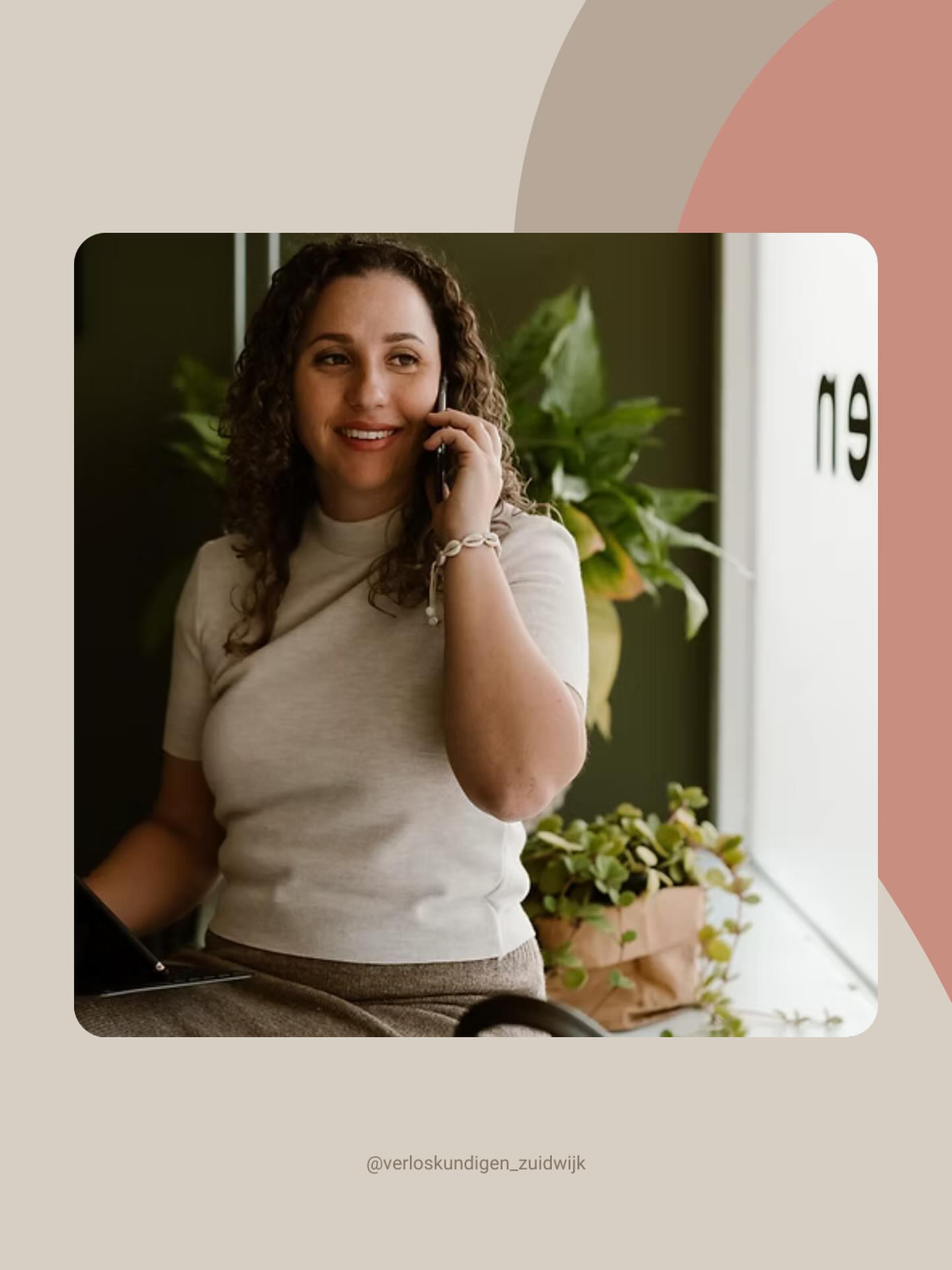 Elke week draaien wij 24-uursdiensten, verdeeld onder de verloskundigen.
Tijdens zo’n dienst zijn we er voor jullie. Voor telefoontjes, extra controles bij klachten, het begeleiden van bevallingen, het verwerken van echo- en bloeduitslagen en kraamvisites.
Geen dienst is hetzelfde. De afwisseling, de bijzondere momenten en het vertrouwen dat we van jullie krijgen, maken ons werk zo mooi! 🩺👩🏻⚕️