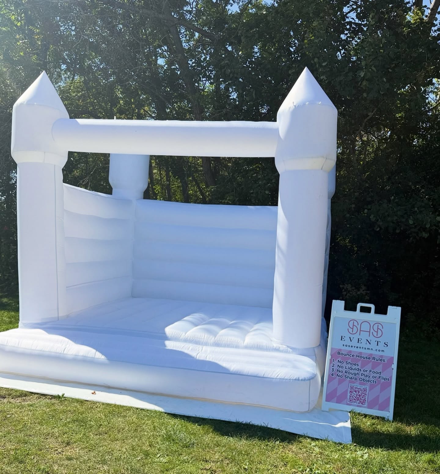 🚨 Summer bookings are officially OPEN 🚨
Our bounce house & bubble house are in high demand for upcoming summer events and weekends are filling FAST.
If you’re planning a:
🎂 Birthday party
🎓 Graduation party
🏡 Backyard bash
Now is the time to book! DM us or inquire on our website before your date is gone ☀️