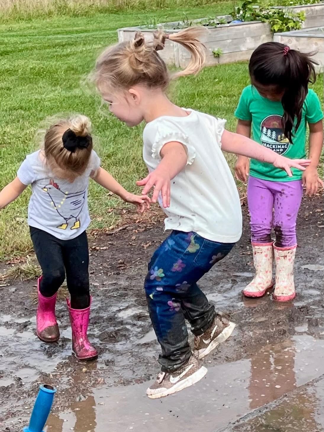 Messy play = Meaningful play!
We have been known to send a kid or two home covered in mud 😳
Kids get messy for all kinds of reasons- for sensory exploration, to build large and fine motor skills, to explore creativity.
Mud invites children to slow down, experiment, and connect with nature using all their senses (hopefully not taste 😝) ✋👀👂👃
We will continue to explore mud, dirt, and all things mess in our natural playground!
#MessyMonday
