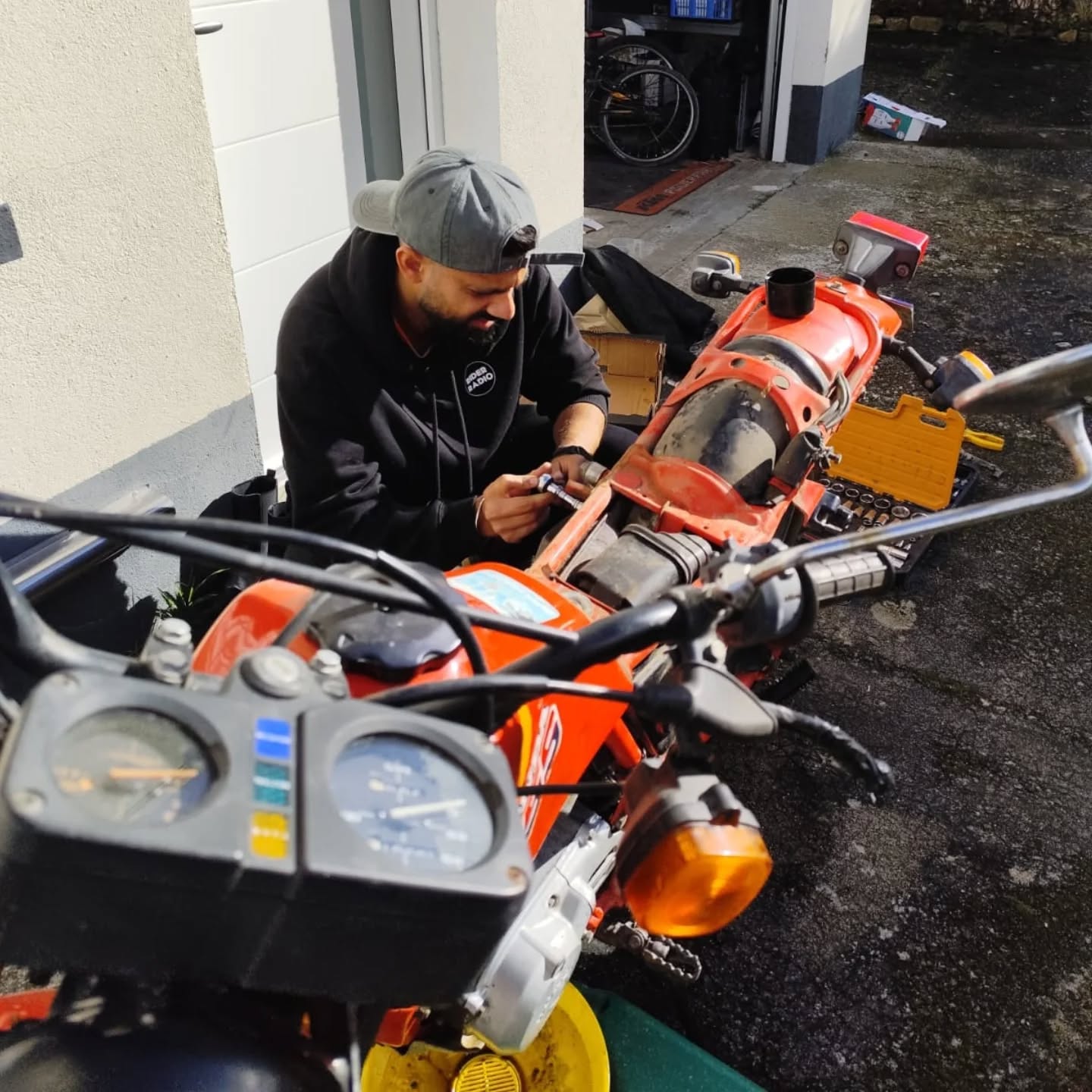 Rénovation d'une XLS 125 des années 80.