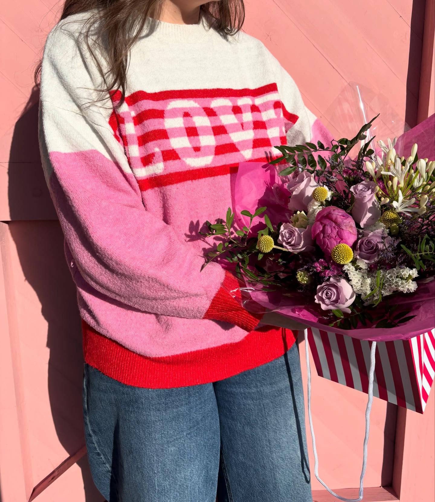 Happy Valentine’s Day!❤️💘 thank you so much to everyone who ordered a bouquet this week, I hope there were some lovely surprises this morning! It’s been such a fun week in my studio surrounded by flowers😌
Hope you all have a lovely weekend💓
#valentinesflowers #valentinesbouquet #springbouquet #highlandflorist #weeklybouquet