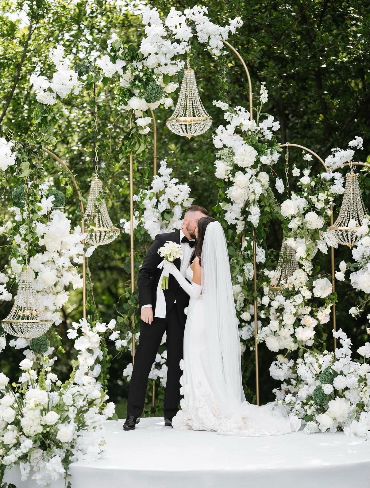 Tania a Maksim 🤍
📷 @moshenkophoto
Wedding planner: @behappy_agency
Dizajn a kvetinový styling: @ambientes_weddings
Lokalita: @wiegerovavila