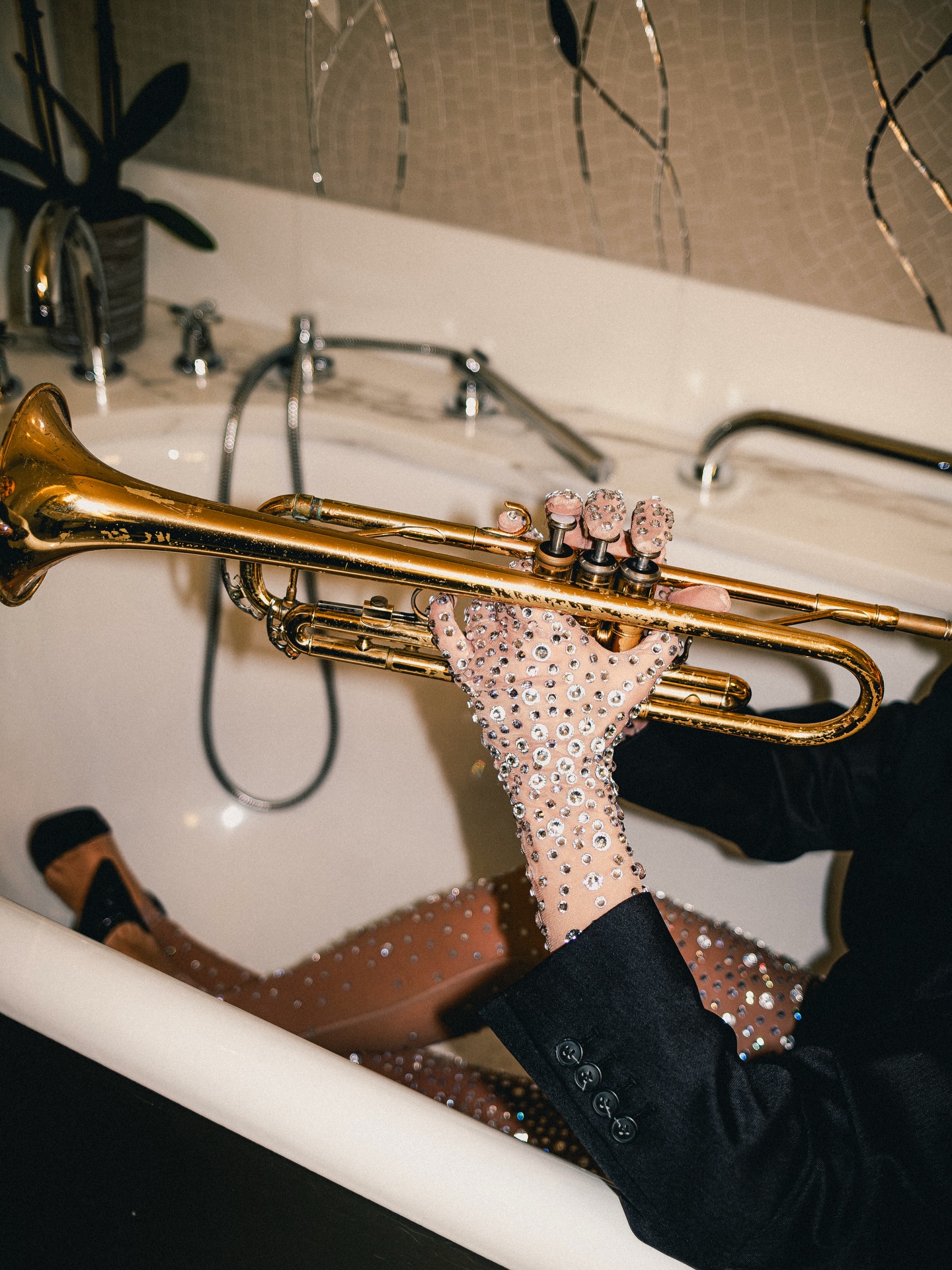 AFTER HOURS Edition
What’s next?
Shooting by @aurastudioparis