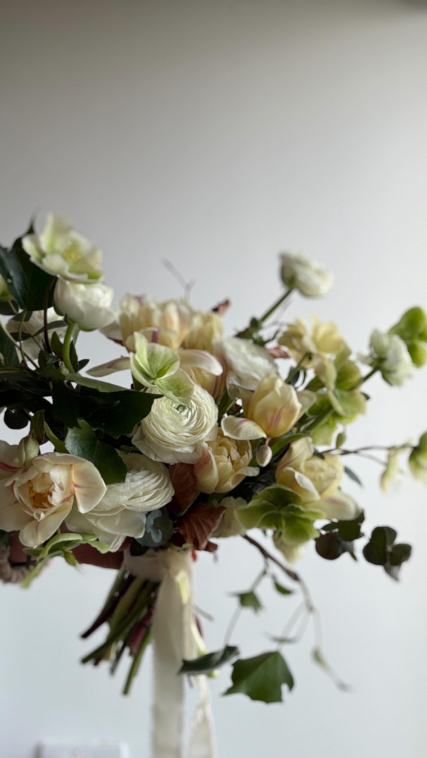 Flowers that belong to your story.
Wild luxurious wedding florals, grown naturally and created especially for you. Inspired by nature, designed with thoughtful detail.
Booking limited dates for 2026 & 2027 for UK weddings.
#cheshireflorist #sustainableweddingflowers #weddingflowers