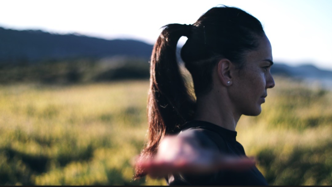 Showreel Shot:
Shot this at golden hour in the morning. The brief was to show the character 'zoning in' to an active morning routine. Using a vintage #nikon #nikkor #35mm wide open gave quite an impressionistic #bokeh. I tracked our talents head movement to stay anchored in frame while the background and foreground elements slide around her, further giving a sense of focus. Shot on an #ursaminipro