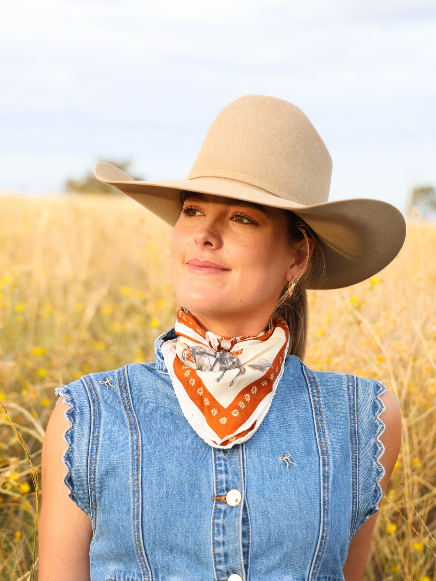 A moment for The Beauelle Vest
Easy โข Elevated โข Lived in.
Launching tomorrow. ๐
#gringastyle #denimondenim