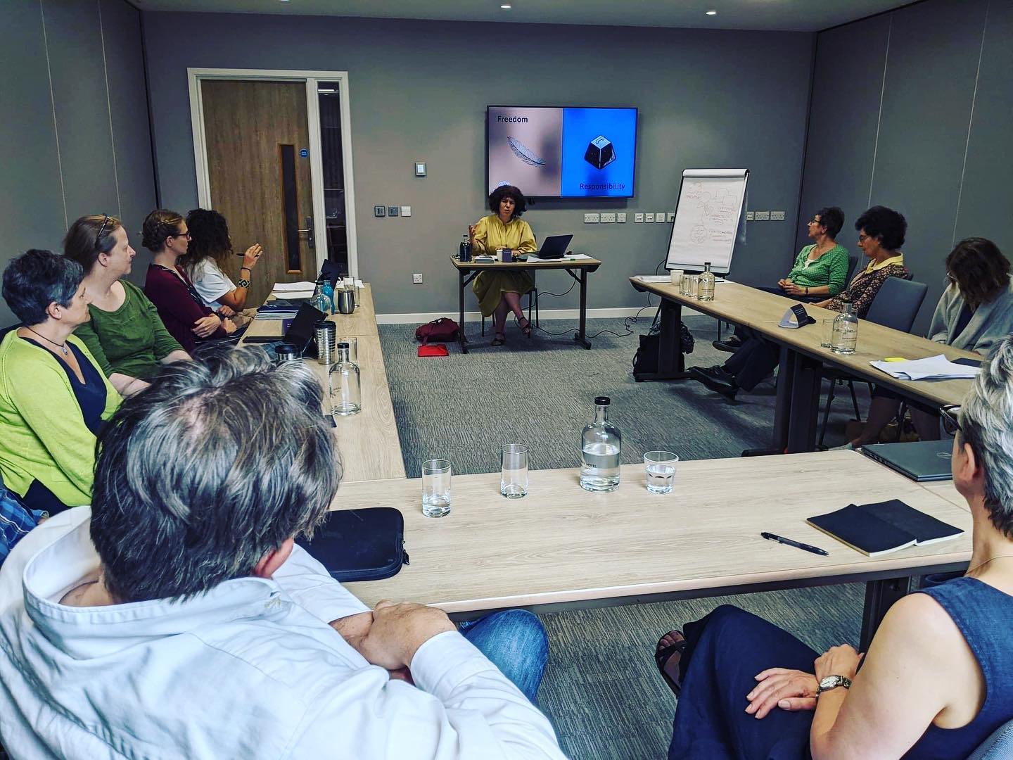 Cognitive overload: sharing my zillionth slide #P4C