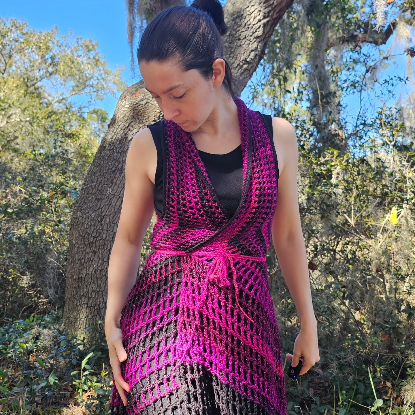 Finished my Whimsi Wrap pattern test for @theenchantedknot_ !! Such a fun pattern!! Thrilled to be on your testing team!! 🥰
Yarn: Universe XL Halloween and Coboo
Hooks: 6.5mm and 8mm