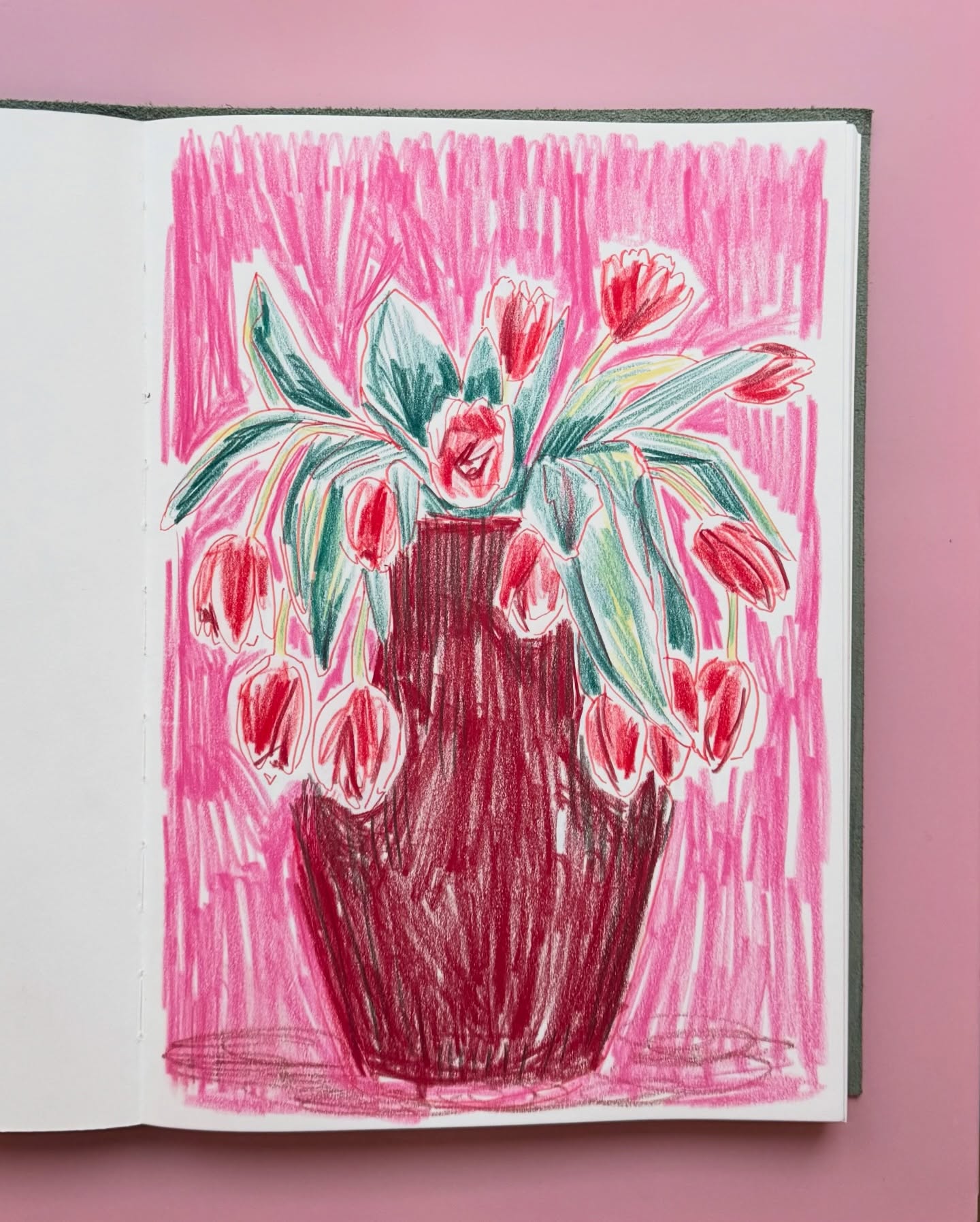 🌷
#illustrationartist #flowerart #drawing #sketchbook #art