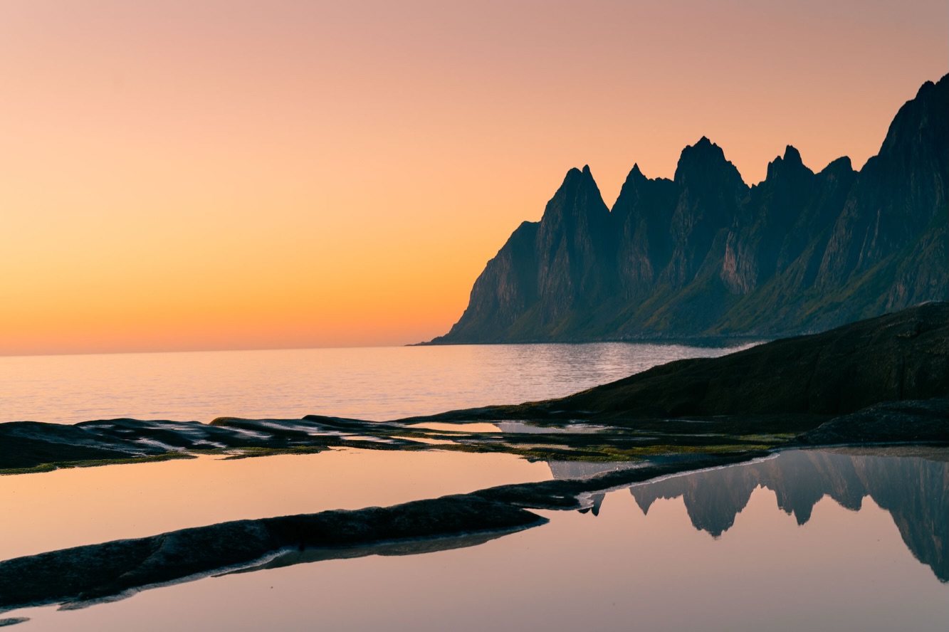 I’ve just published Part II of my time on Senja.
What began with architectural studies at Tungeneset and quiet explorations around Bøvær turned into an unexpected lesson in humility, including losing my Sony A7R V to a tidal pool.
The journey ended under a sky filled with northern lights and a reminder that setbacks are often part of the story.
Next stop: Lofoten.
You can read the full essay here:
https://www.matthiasconrad.com/post/senja-part-ii
Or Link in BIO.