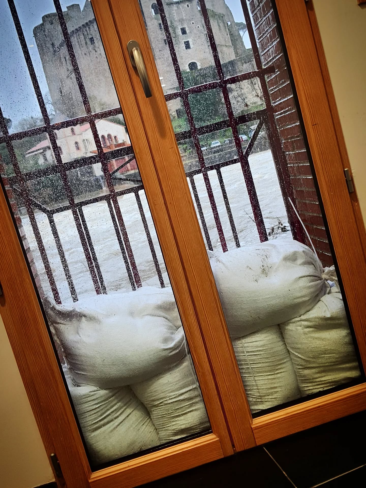 La nuit va être longue ...
La galerie est vidée...
Tout est à l'abri
#crue2026 #toutvabiensepasser