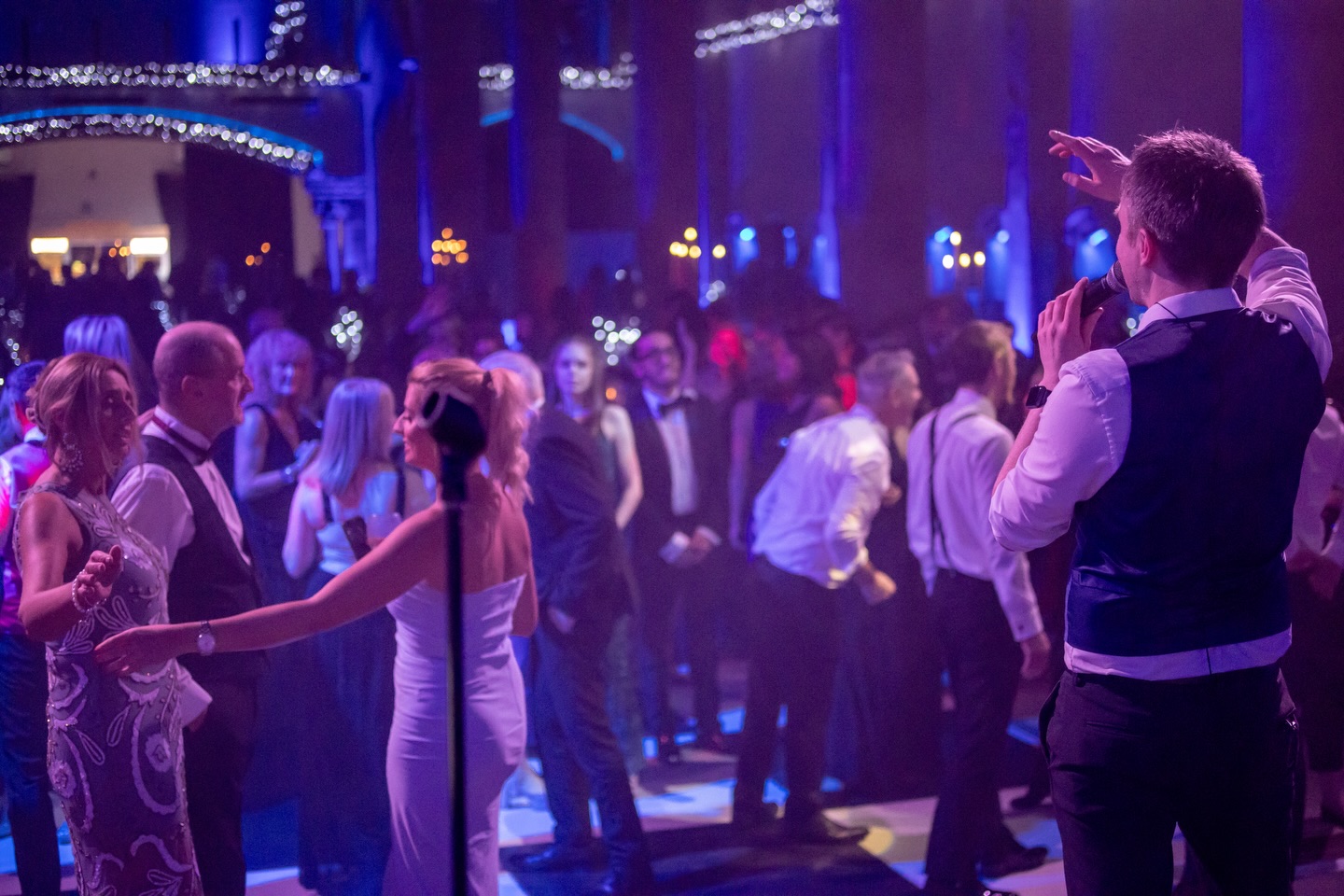 A full dancefloor from the first song to the last.
📍 @themonasterymcr
This is exactly the moment couples tell us they’re most excited about.
.
#weddingband #manchester #partyband