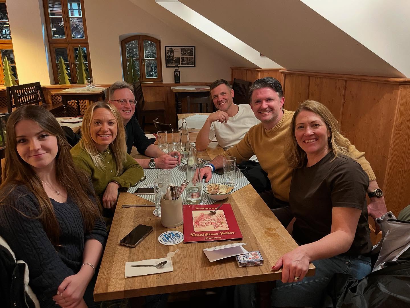 It was so lovely to meet up with @caerleoncomprehensiveschool alumni @hollie.everitt, who is studying International Marketing with German at Bath University and currently completing her year abroad placement in Munich. #inspirational #maximisingpotential #itcouldbeyou