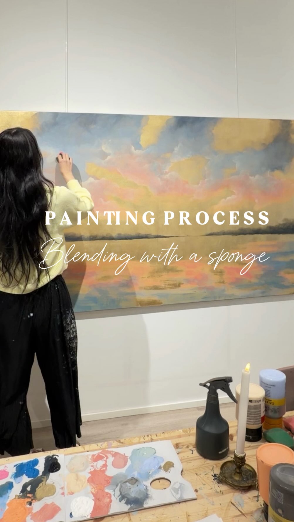Who knew that a kitchen sponge could create a whole landscape? 😜🧽
#slowlifestyle #semiabstractart #blending #landscapeartist #paintingtutorial #metalleaf