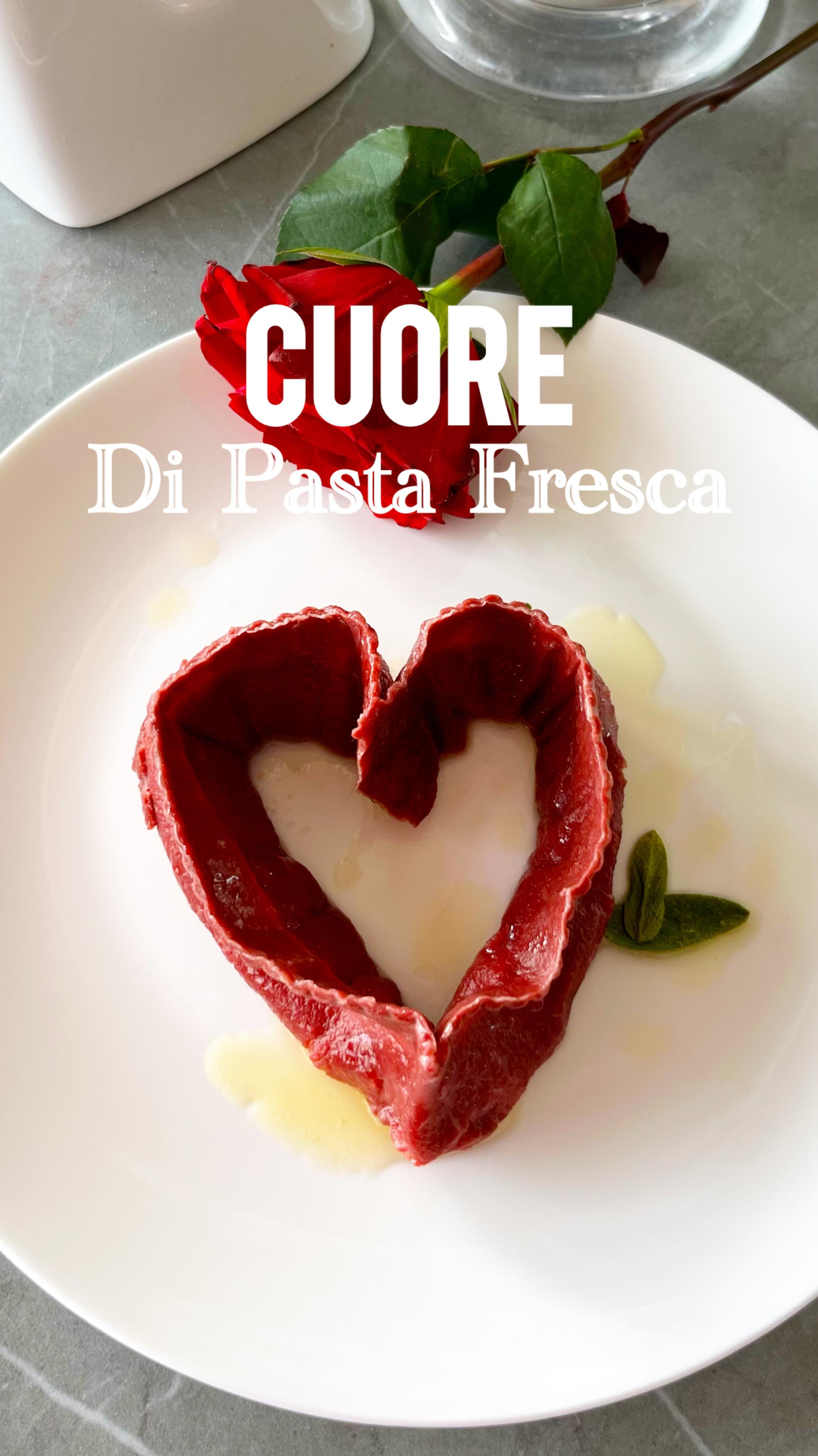 Un cuore di pasta fresca con un ripieno morbido morbido e originale. Un primo piatto che vi consiglio il giorno di San Valentino 💘
✍️ Se vuoi la ricetta scrivimi CUORE nei commenti e non te ne pentirai. È più facile di quello che pensi !!
Per me, il miglio primo piatto per i momenti speciali !
Io ho usato la farina di @molinofruttero , perché è cin le farine di qualche che i piatti diventano più buoni!
#valigiainfarinata #sanvalentino #ravioli #pastafresca #cuore