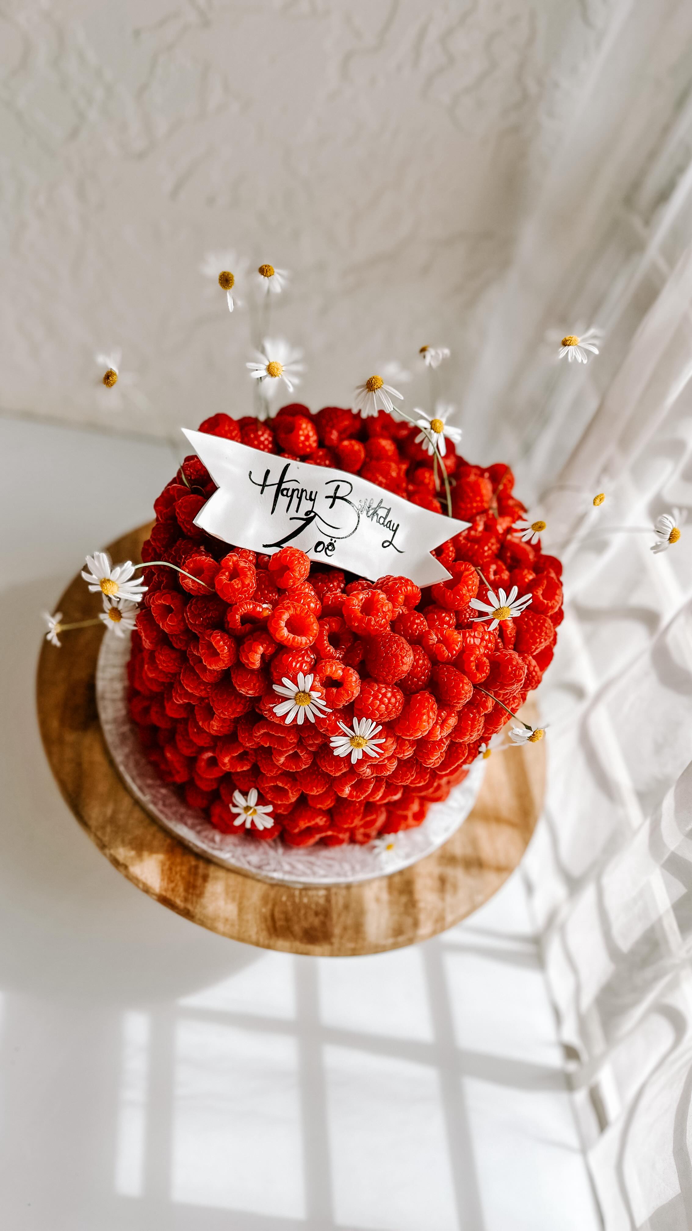 POV: You survived Valentine’s week 💌🥴☕️
Running on nothing but coffee…
zero sleep…
and a dangerous inability to say no to “just one last order” 😭😂
But somehow we did it.
Covered in buttercream, fueled by caffeine, and grateful for every single order. 💕✨
Now excuse me while I go recover… for the next busy season 😅👏🏼🍰