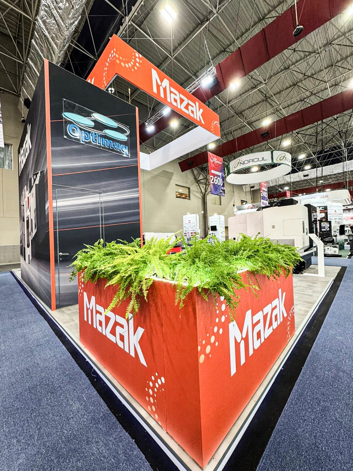 🚧✨ 7 STANDS. ONE VISION. Last week our team was operating at full capacity. We designed, produced, and installed 7 exhibition stands for EXPO MANUFACTURA, taking care of every detail structure, finishes, lighting, and on-time delivery.
At SISTEXPO, we don’t just build spaces…
we create experiences that represent brands, tell stories, and drive business.
With over 45 years in the industry, what truly sets us apart is our commitment to quality, functionality, and sustainability in every project.
Thank you to every client who trusts us.
We keep making it happen.
#SISTEXPO #TradeShow #ExhibitionStand #ExpoLife #WeMakeItHappen Manufactur GlobalReach