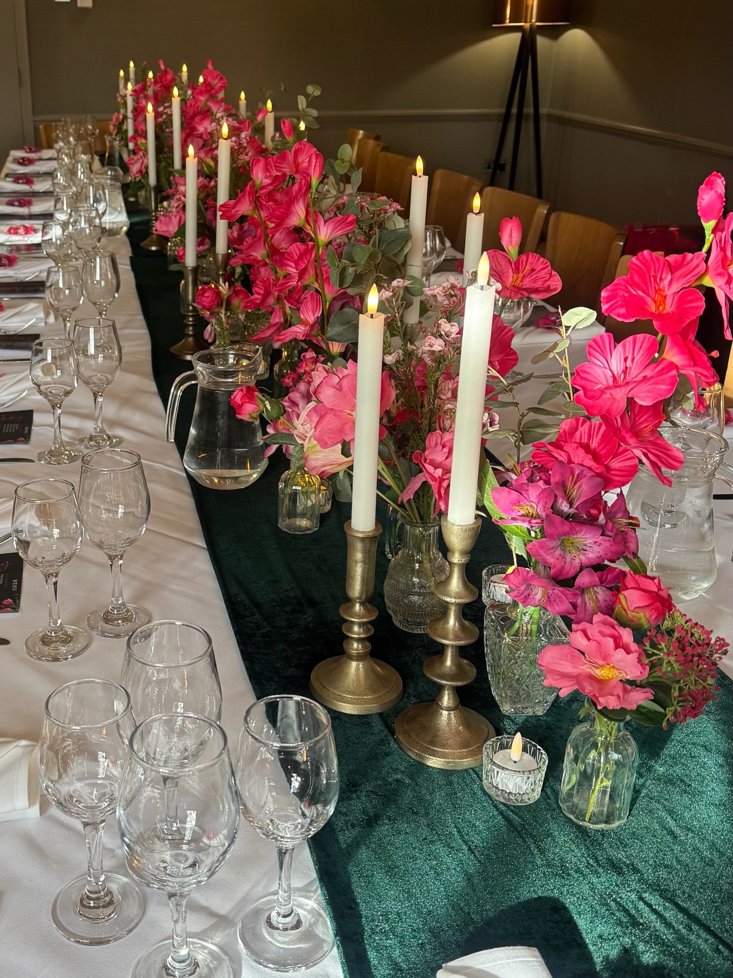 Seventy years, celebrated in colour. ✨
A birthday table designed with glowing candlelight, vibrant blooms, and thoughtful details from start to finish.
The client chose this bold palette — and we were so here for it.
#LuxuryTablescape
#BirthdayTableStyling
#EventStylistLondon
#CustomEventStationery
#CushteLondon