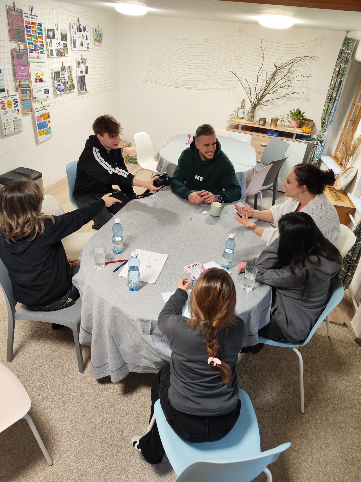 📷Včerejší ateliér fotografování měl v režii fotograf @alanwander_ .Děkujeme ! #fotografie #atelier #photo #kids #nzdm