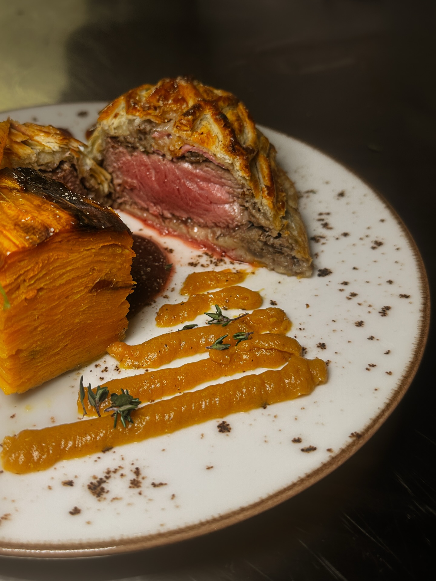 •Beef Wellington •
#Iftar
#BeefWellington
#FineDining
#GourmetFood
#ChefSpecial