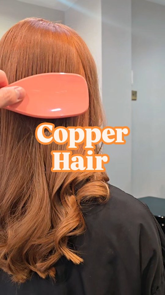 Golden copper transformation for my lovely client ✨
We used INOA ammonia-free colour to achieve rich shine while protecting the hair, combined with an Olaplex treatment to maintain strength and condition.
After colouring, the hair felt even healthier than before smooth, glossy, and full of life.
We finished with a fresh cut and soft front layers to add movement and a more stylish, modern shape.
So happy with this colour change - it truly elevates the whole look 🤍
#goldencopperhair #inoaammoniafree #olaplextreatment #marylebonesalon #luxuryhairsalon