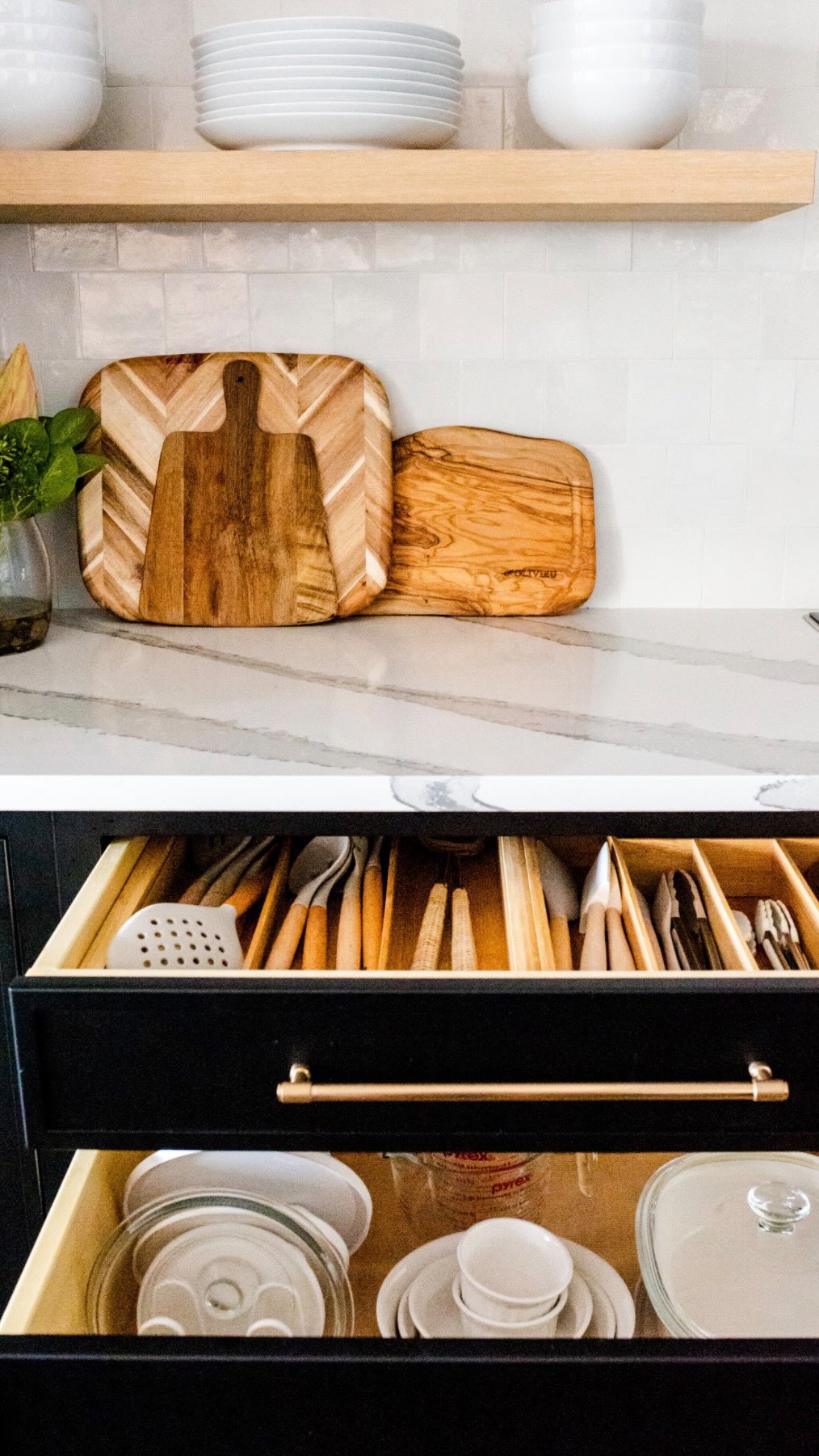 Curated calm for every corner ✨
Luxury isn’t just aesthetics , it’s custom systems that make life easier and bring daily peace. Watch our favorites in action. 🤍 #professionalorganizer #luxuryorganization #homeorganizing #homeorganization #kitchenorganizationideas