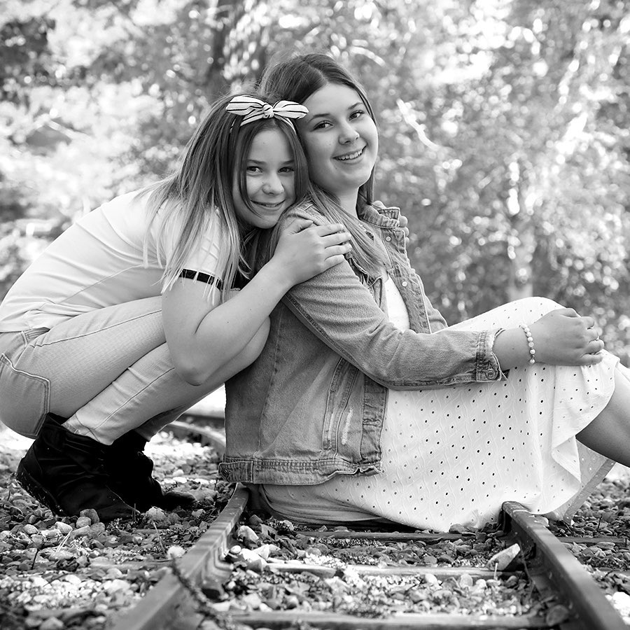 It was so wonderful to see these beautiful young ladies. I had done their baby photos and now they are all grown up! #theygrowtoofast #springphotos #sisters #yycfamily