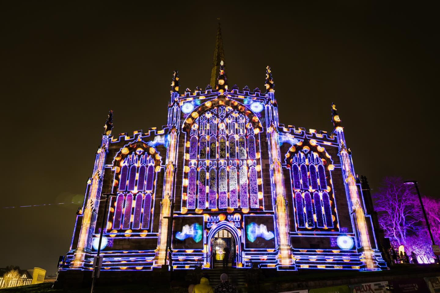 An incredible first day at Rotherham Loves Music. What a breathtaking experience it is to see the Minster lit up and animated with music in this way.
This work features music from artists and communities from across the borough. Many players, bands, and artists were involved in creating this wonderful symphonic experience as well as our very own ensembles and musicians. 🎶🫶🏾🎻
This stunning piece was created by @illuminosvales and forms the centrepiece of Rotherham Loves Music Winter Light and Sound Festival. Led by the always wonderful @flux_rotherham with a brilliant selection of partners @rmbcevents @grimmandco @childrenscapitalofculture . We are really happy to feature Signals 2026 in this group effort for Rotherham.
If you haven’t got your see it yet it’s happening again today from 6-9pm at @rotherhamminster 👀 DO NOT MISS THIS 👀
Come and see the beautifully transcendental Microtonal installation @ Forge Island all day until 9pm. Created by @invisibleflock this installation creates a wonderful tranquil sound world where you can come to recharge and prepare for heading into the throng of the town centre festival area ☺️
Maker workshops at @imperialbuildings where you can explore making things from masks to musical instruments as well as making electronic music for all the family. Ft Rotherham Music, EMC and more ⚒️🎹⚡️
Silent Disco Area by the Minster is great fun for some carefree 💃🏽 dancing!
@grimmandco is again open for fun workshops and family activities all day until 9pm!
There are lanterns and walkabout performances and much more. Come on down for the final evening from 6-9pm.
#rotherhamlovesmusic #rotherhammusic #signalsfestival #collaboration #rotherhamminster