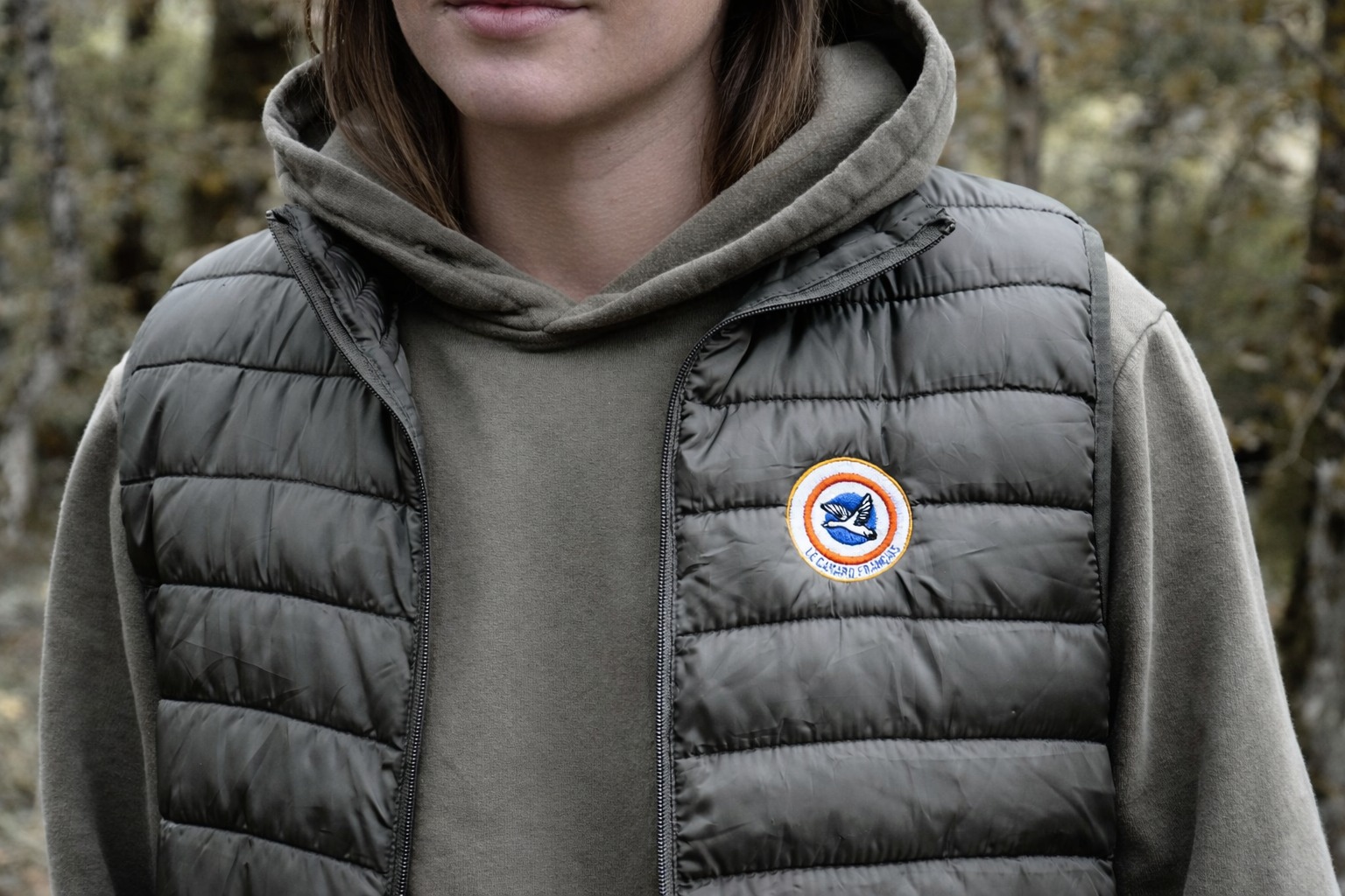 L’essentiel.
Une doudoune légère, un hoodie bien coupé, et notre signature brodée qui fait la différence.
Pensée pour le terrain, taillée pour le quotidien.
Le Canard Français : sobre, fonctionnel, et engagé.
#LeCanardFrançais #ModeResponsable #MarqueFrançaise #EspritNature #OutdoorStyle #Chasse #Lifestyle #Broderie #MadeToLast #StyleAuthentique