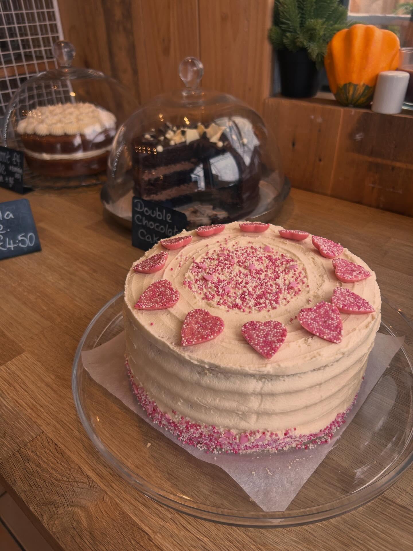Today’s forecast: 100% chance of cake 😍
Featuring our new ‘Big Mac’ wrap on our specials board🤤 come try it for yourself!