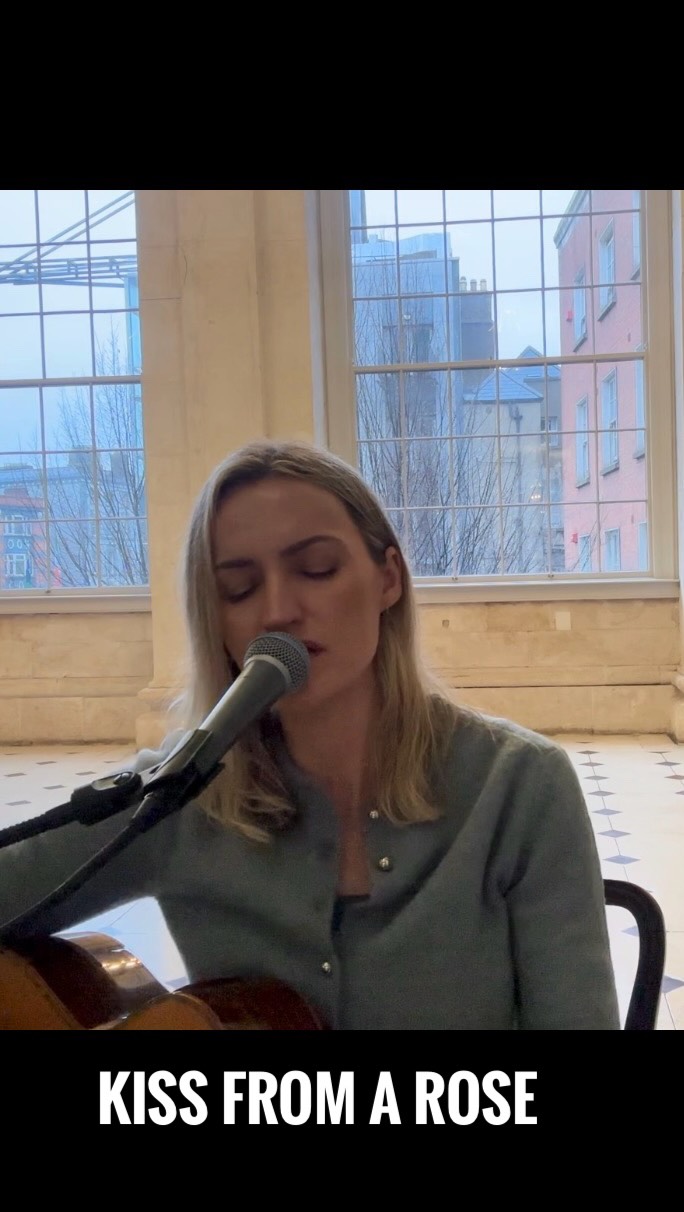 Had the good fortune of playing in City Hall for two gorgeous weddings last week. So enjoyable to play here with the fab acoustics! 🤗
#irishweddingsinger #liveweddingmusic #cityhallweddingdublin #weddingceremonymusic #ceremonysingerireland