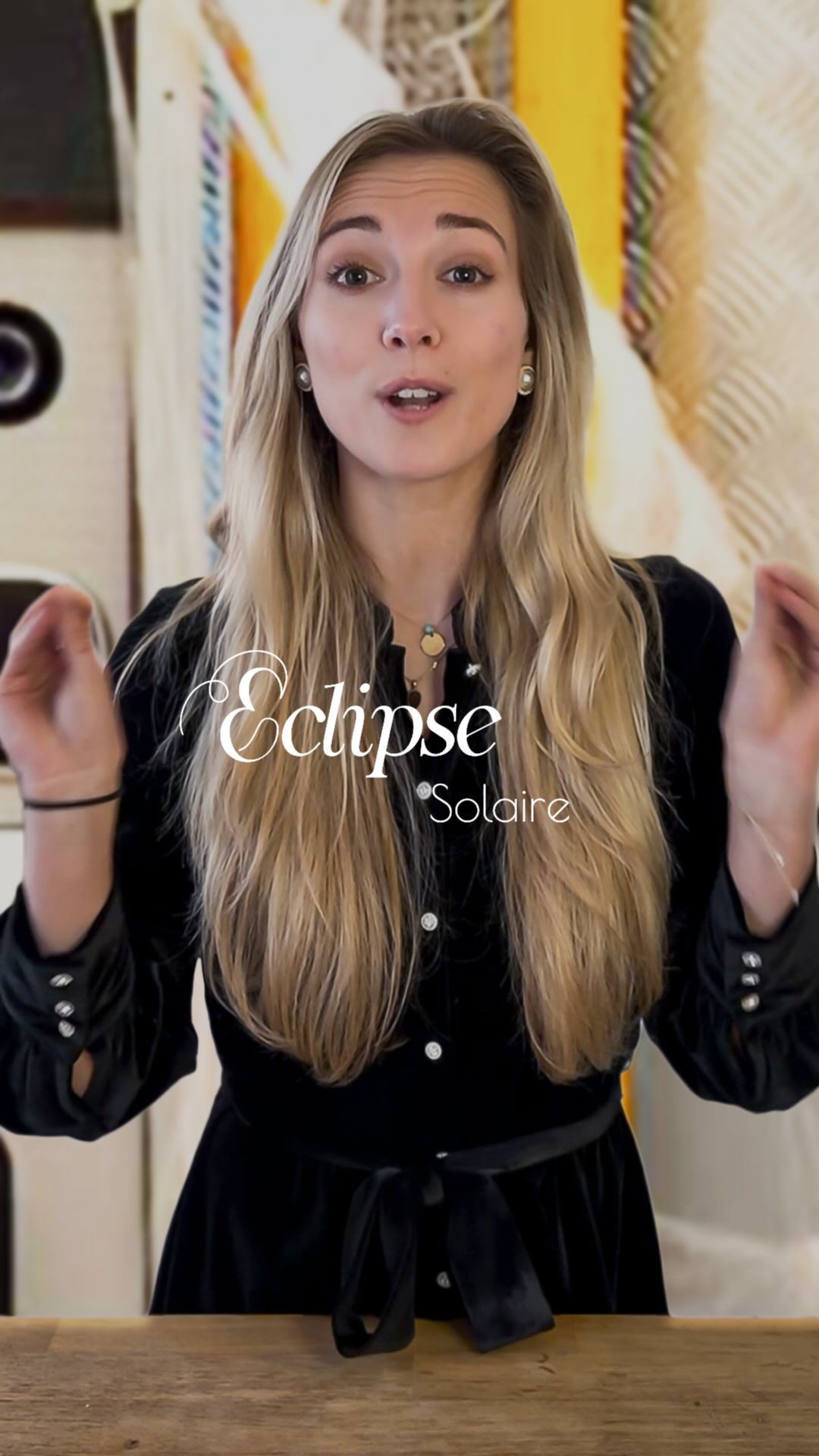 ✨ C’EST PAS SORCIÈRE — spécial éclipse solaire en Verseau ♒️
À l’occasion de la Nouvelle Lune et de l’éclipse solaire du 17 février,
j’ai décidé de vous expliquer tout ça…
version un peu plus drôle 😌
Parce que non,
ce n’est pas “juste une nouvelle lune”.
Et non,
ce n’est pas non plus la fin du monde 😅
Une éclipse, c’est un reset cosmique.
Un nouveau départ amplifié.
Un moment où l’Univers appuie sur “mise à jour”. ⚡️
Merci à @vincentramonet et @pierre_eych
pour m’avoir inspirée cette petite parodie astro
(oui oui, on révise nos classiques 👀📺).
Installez-vous,
ouvrez vos chakras,
et promis…
c’est pas sorcière. 🔮✨
#ÉclipseSolaire #NouvelleLuneVerseau #Astrologie #CestPasSorcière #AstroFun Verseau ResetCosmique 🌑♒️✨