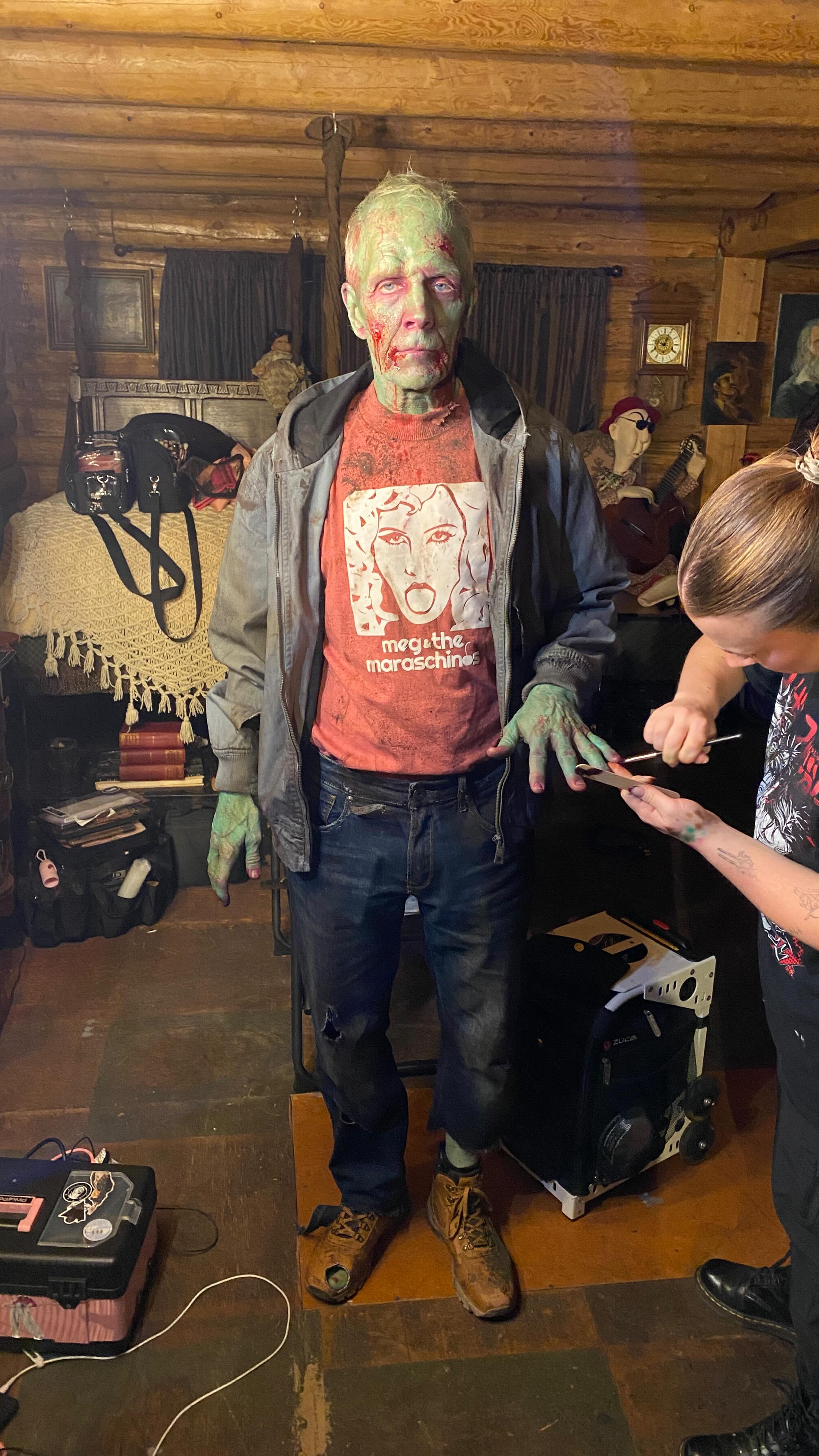 Some clips I snagged of my makeup done in “CARLOS GET IN THE CAR by MEG SMITH”
Always fun shooting with @voodoovisuals
Yall should go watch the full music video on @megsmithlol YouTube channel
All prosaid transfers from @dyadmufx @dyadpro
#zombiemakeup #makeupartist #specialeffects #losangeles