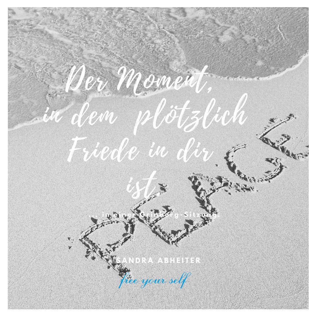 Oft kämpfen wir innere Kämpfe. Gegen die Welt, die Situation in der wir uns befinden oder gegen uns selber. Der Moment, in dem wir das Kämpfen sein lassen, ist der Moment in dem Frieden einkehrt….aufatmen, durchatmen….Frieden auf Erden und in dir drin. Passt zu Weihnachten 🎅🏻