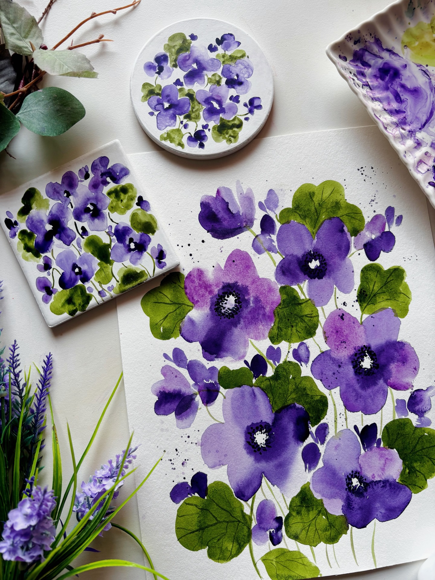 We are painting some pretty watercolor violets flowers in loose floral style in The Postcard Club this month- you can find this one and loads of other watercolor video tutorials there(link in bio). Violets are the birth month flower for February so this one is for all the Feb babies✨ Spring still seems like a distant dream but hang in there❤️❤️ Hope you like it!
.
.
.
#watercolor #looseflorals #watercolorflorals #violet #flowerpower