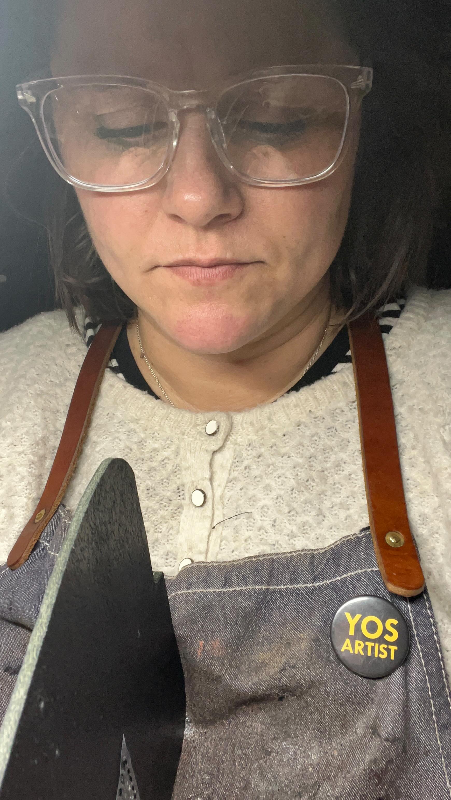 I’ve been so so so busy that the evening audiobook sessions have resumed!!! Hit me with some good thrillers (not toooo scary though!) Just finished The Family Upstairs by Lisa Jewell and a Chai from @pukkaherbs 👌 #Yorkshireleather #leatherartisan #handstitchedleather #yorkshire #railway