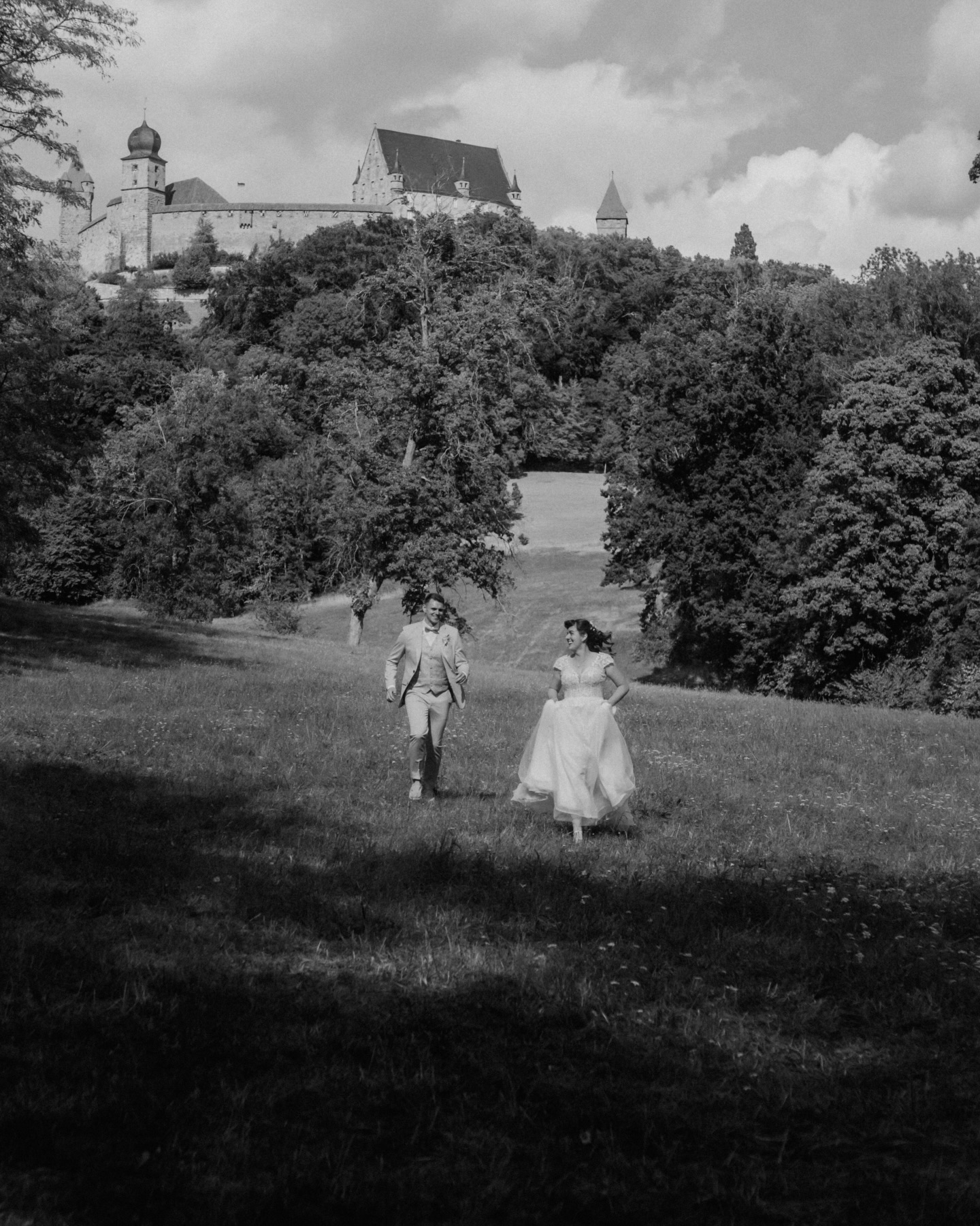 L & R // Where our hands meet, the world begins to dance.
#weddingphotography #coburg #weddinginspiration #firstdance #emotionalwedding