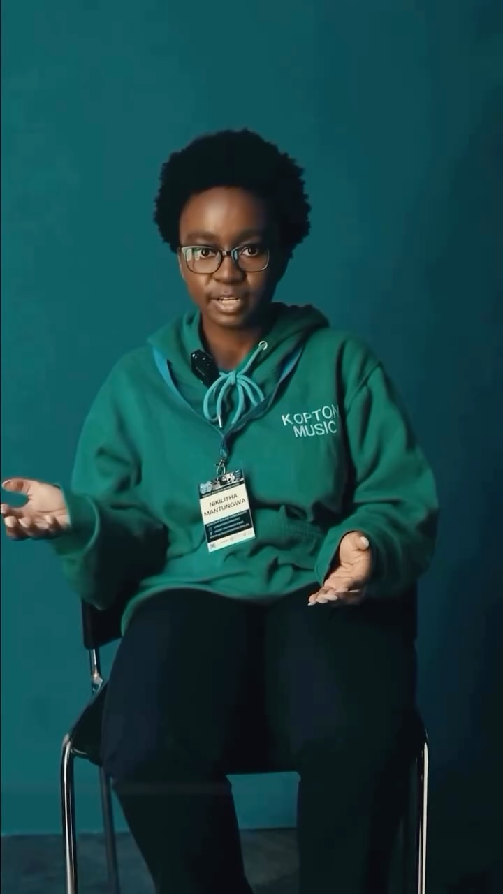 Thank you so much again to @musicexchangect and @martinmyersct for having me! 🇿🇦🙏🏿So many important conversations were had about our local industry, which I’m incredibly passionate about. My full talk is on YouTube (link in story)🎬
📸 @vernatt_ivan_jr
#musicexchange #koptonmusic #womeninmusic #musicindustry #southafricanmusic