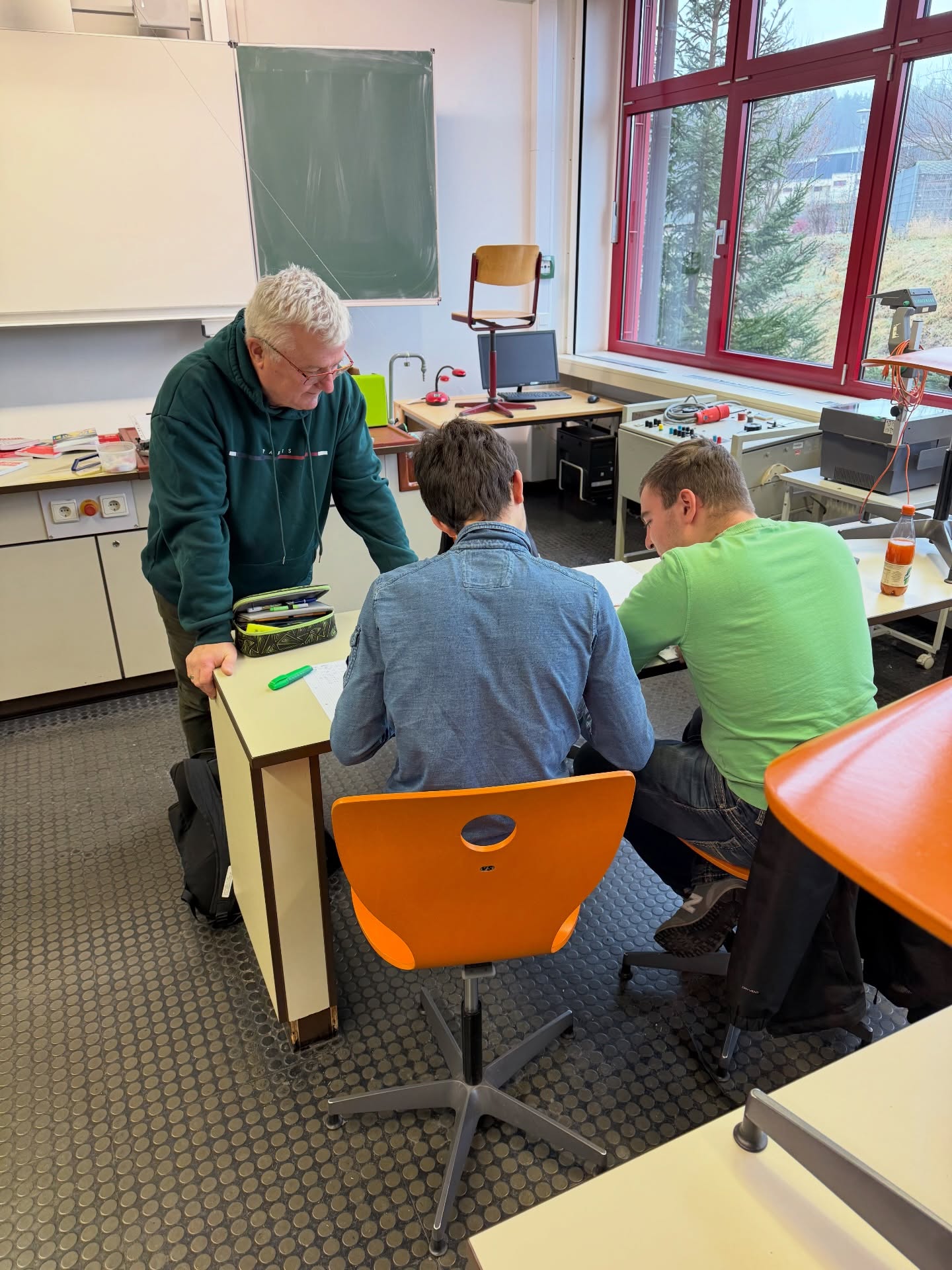 BOOTCAMP Mathematik - Vorbereitung auf das Mathe Abitur
In den nächsten drei Tagen bereiten sich unsere 12er intensiv auf die anstehenden Matheprüfungen vor. 🧮♾️📚🙇♂️
#graupnergym #mathematik #abitur