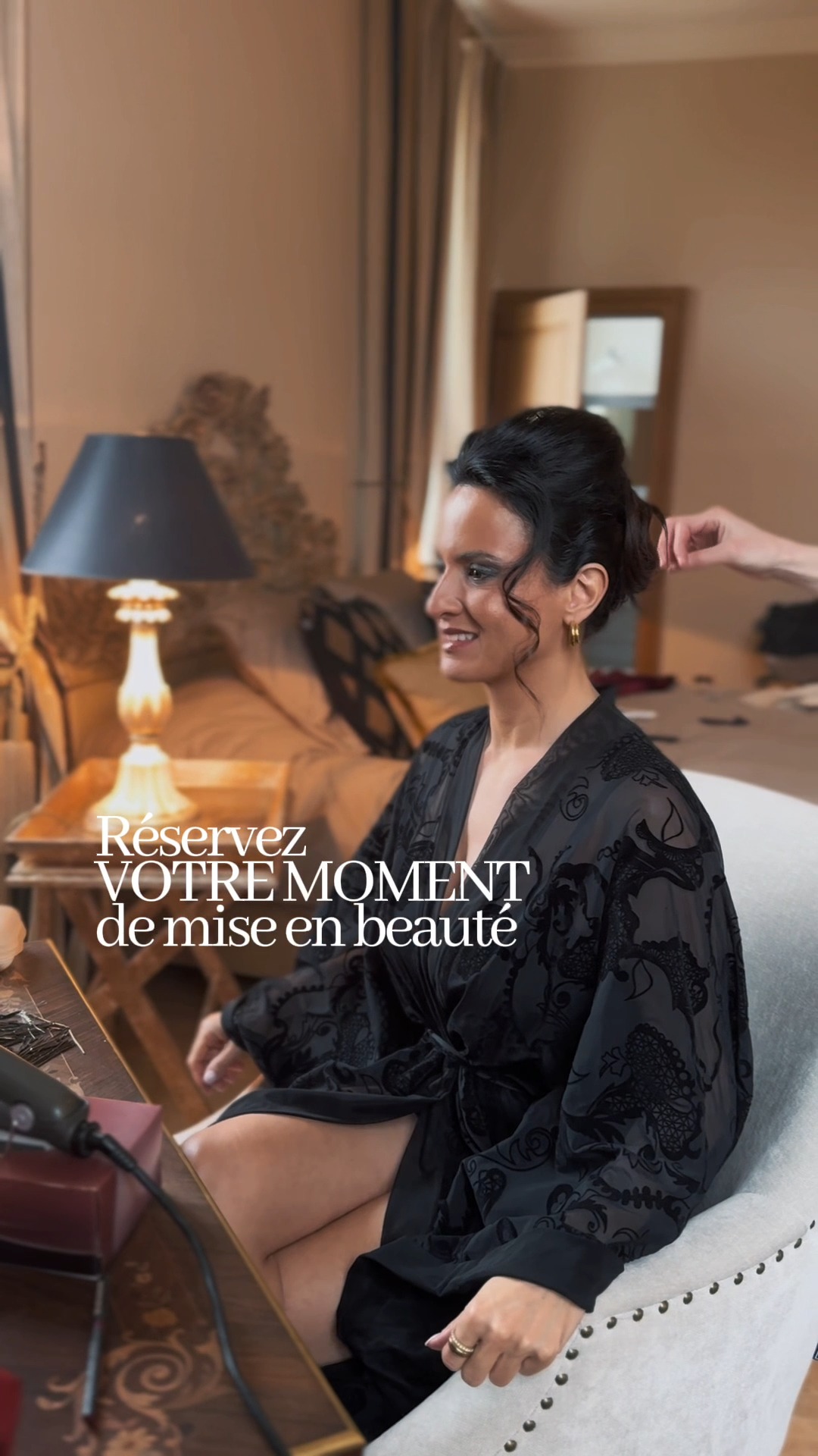 ~ Mise en beauté d’exception ~
Je conçois des expériences profondément personnalisées, pensées sur-mesure.
Coiffure. Maquillage.
Silhouette étudiée dans les moindres détails.
Sélection de tenues adaptées à la morphologie et à l’énergie du moment, Personal shopping si nécessaire.
Lieu choisi avec soin.
Atmosphère sculptée.
Chaque détail est orchestré avec exigence.
Plus qu’une mise en beauté,
une expérience immersive.
Une reconnexion à l’énergie féminine.
À la présence.
À la puissance intérieure.
Une féminité révélée.
Une puissance incarnée.
@celia_communitymanager @chateaudeberg
#luxembourgmakeupartist
#coiffeuseluxembourg
#letzebuerg
#luxembourg
#luxewoman
#luxembourgbeauty
#miseenbeaute
#coiffurehautdegamme
#maquillageprofessionnel
#relookingpremium
#experienceexclusive
#femininsacre
#feminineenergy
#womenempowerment
#imageconsultante
#luxurylifestyle
#elegancefeminine
#transformationpersonnelle
#hauteexperience
#energieetbeaute