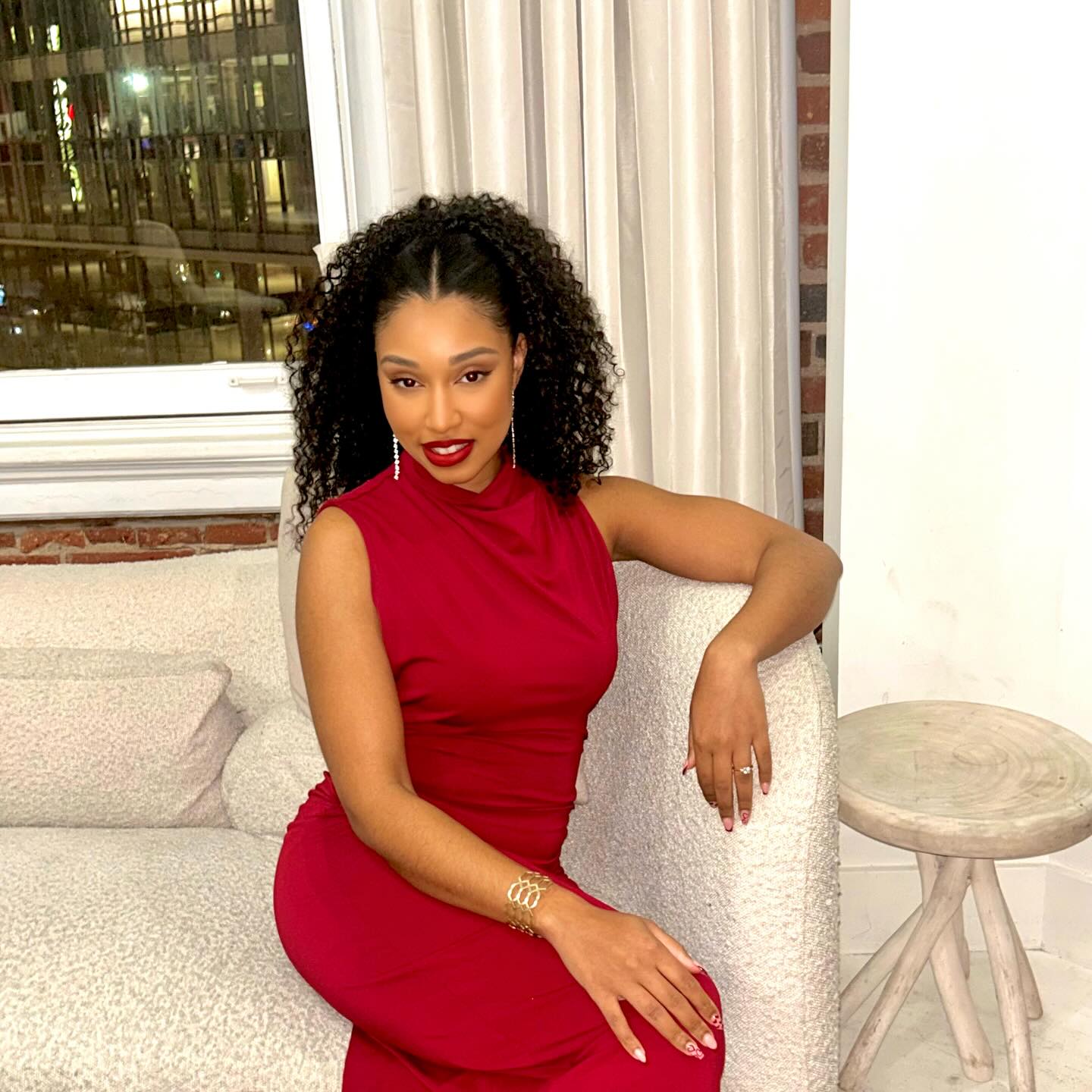 “Blessed is she who has believed that the Lord would fulfill his promises to her!” - Luke 1:45 NIV
I greatly enjoyed being on the @metroties focus group panel and meeting the ladies at the @carpedmdating galentine’s event! May God continue to bless you all and may you all be filled with love! 🩷
#valentinesday #panelist #dmvartist #galentines #metroties