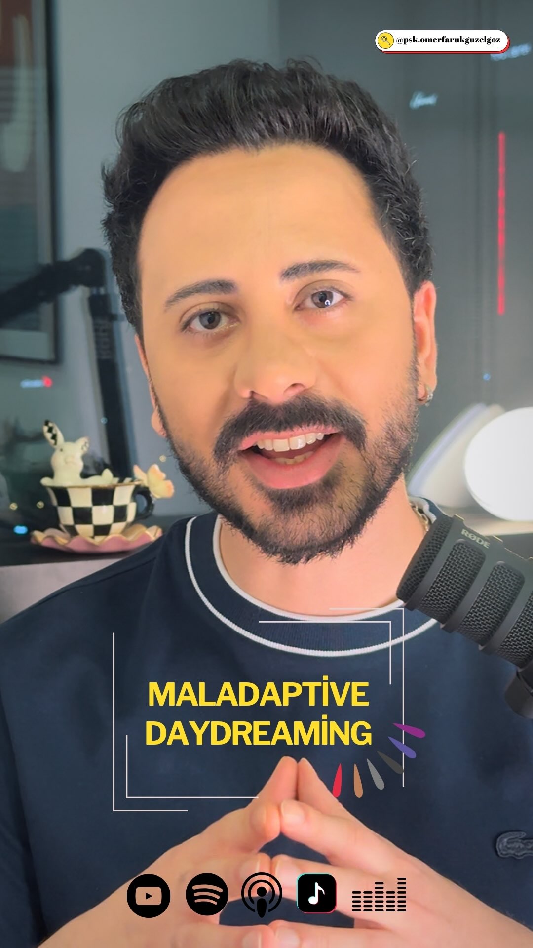 Uyumsuz Hayal Kurma davranışı literatürde nispeten yeni tanımlamalardan biri, kişilerin gün içinde çok fazla hayallere kapılmasıyla gündelik işlerini aksatması durumundan bahsediyo, ben kliniğimde uyguladığım testlerle danışanlarımda böyle bir problem tespit ettiğimde yaşadıkları hayattan memnuniyetsizliklerininkendilerinden beklentileriyle doğru orantılı büyüdüğünü görüyorum, eğer sen de böyle bir problem yaşıyorsan kendine tüm o hayaller gerçekleşse bile hayalini kurduğun anlardaki gibi hissettirmeyeceğini hatırlatmalısın. İçinde yaşadığımız dünya zihnimizdeki dünyadan farklı bir sürece taabi ve kurallar ordakinden karmaşık böyle bir problemi olmayan kişilerin hayalleri için de bu böyle