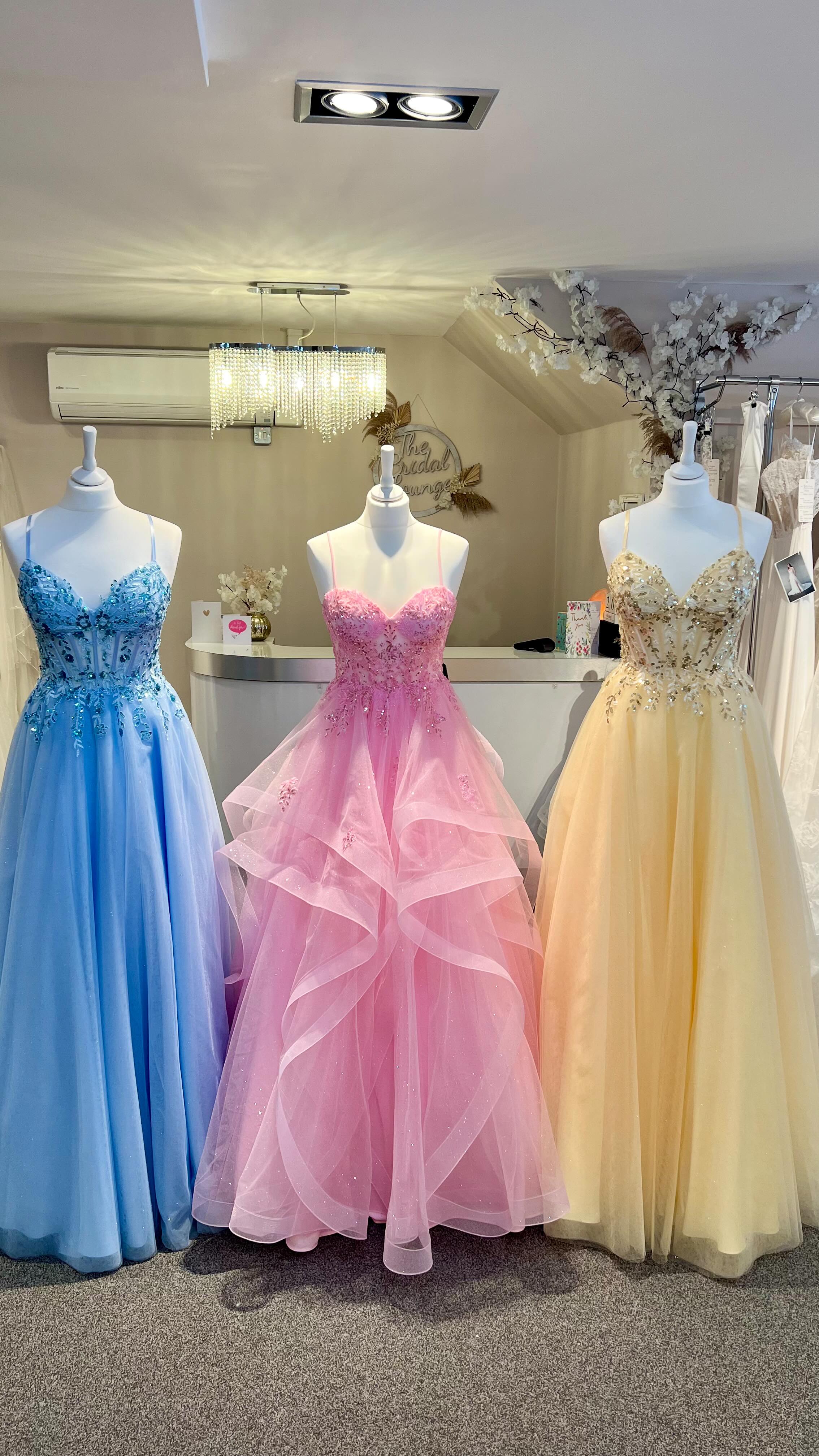 ๐ P R O M ๐
Book your half term appointment with us via DM, our website or by calling 01782 612922 โฆ all of our remaining prom dresses are now discounted ๐ฉต๐ฉท๐
#thebridalloungenewcastleunderlyme #promdress #prom2026 #promsale #promdresses