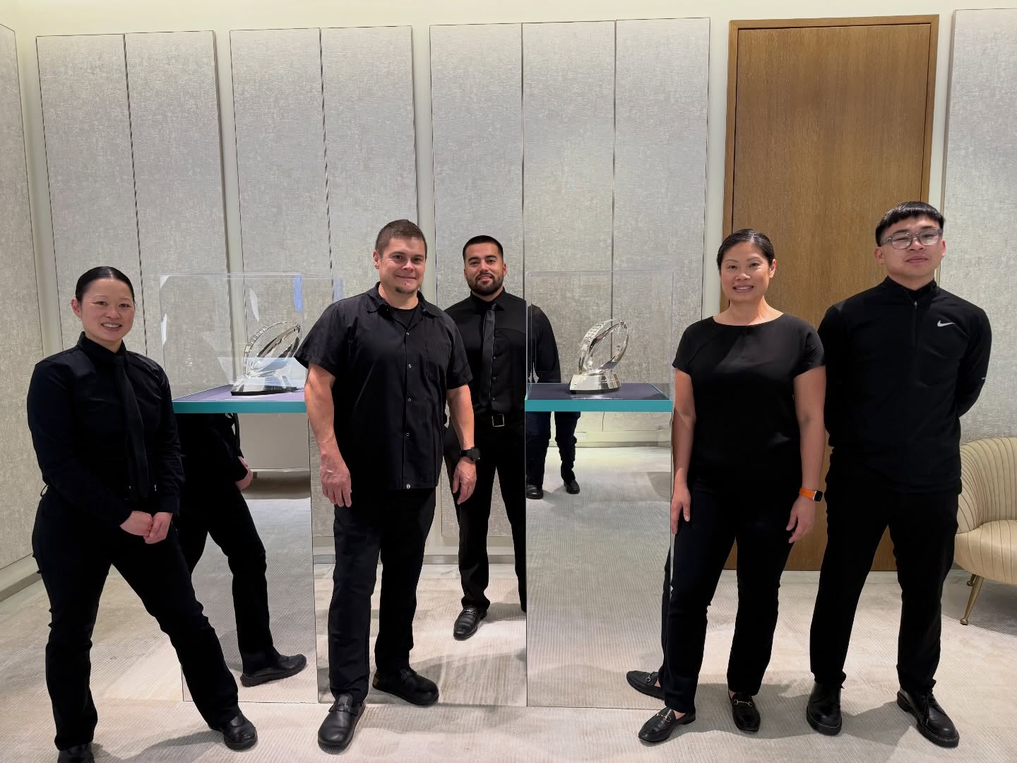 #SuperBowl Events at @tiffanyandco with their NFC & AFC Championship Trophies
Did you know that @tiffanyandco make all of @nfl trophies since 1959? They also make most of the major North American professional sports championship trophies.
Their very first created trophy was the Woodlawn Vase, the oldest continuously contested trophy in the U.S., awarded to the winner of the Preakness Stakes in horse racing was created in 1860. (Thanks to the educational information by the store director!)