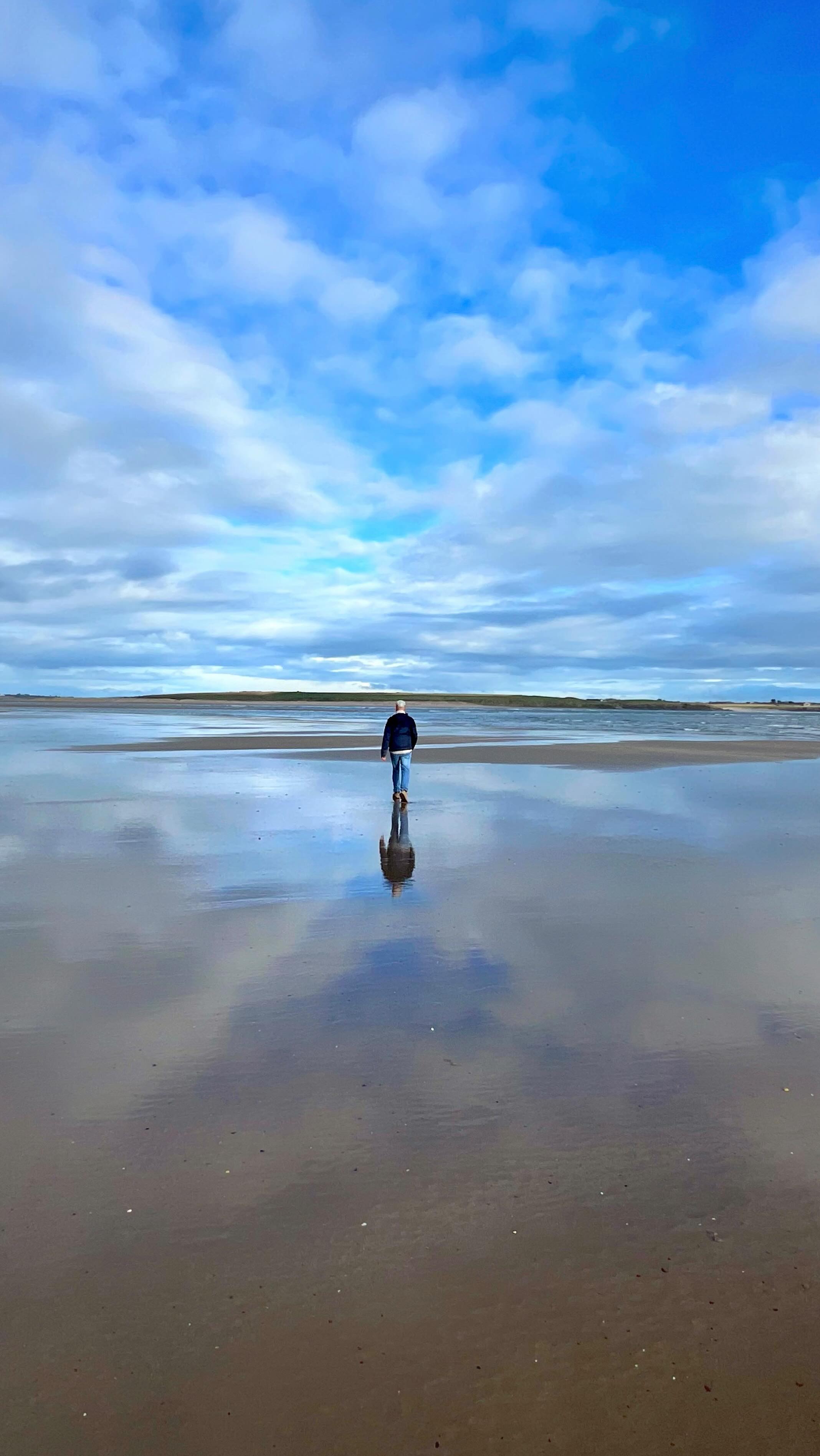 There is nothing quite like a beach walk on a crisp February day and stepping into the fresh sea air … the nature waits just beyond our gate, ready to be explored 🌊
•
#hookpeninsula
#visitwexford
#hooktourism
#thistledownlodge
#instaireland