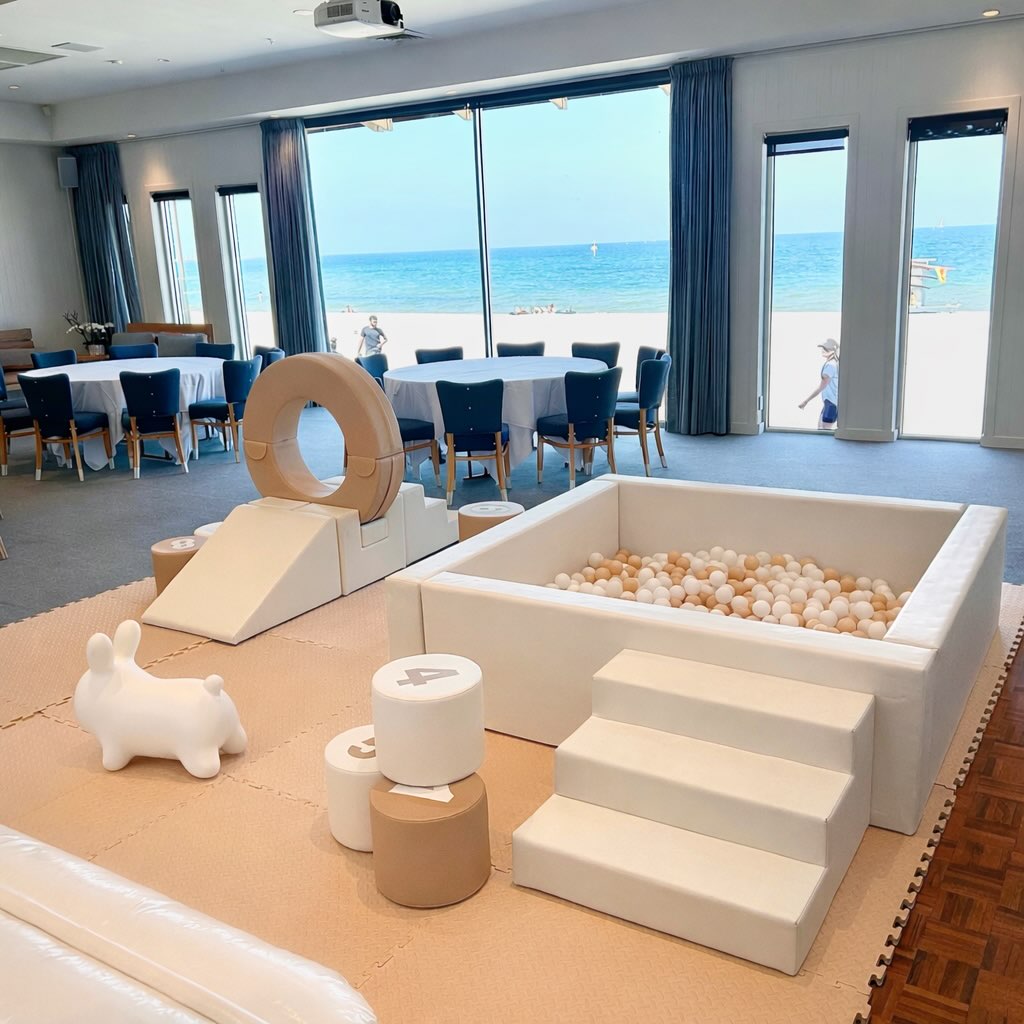 Soft play with a beach view 🌊🤍
Our neutral set shining at Elwood Bathers!
Venue: @elwoodbathers
📍 Servicing Melbourne & Victoria wide
🌼 www.sunnyplayevents.com.au
🌼 Customisable Packages