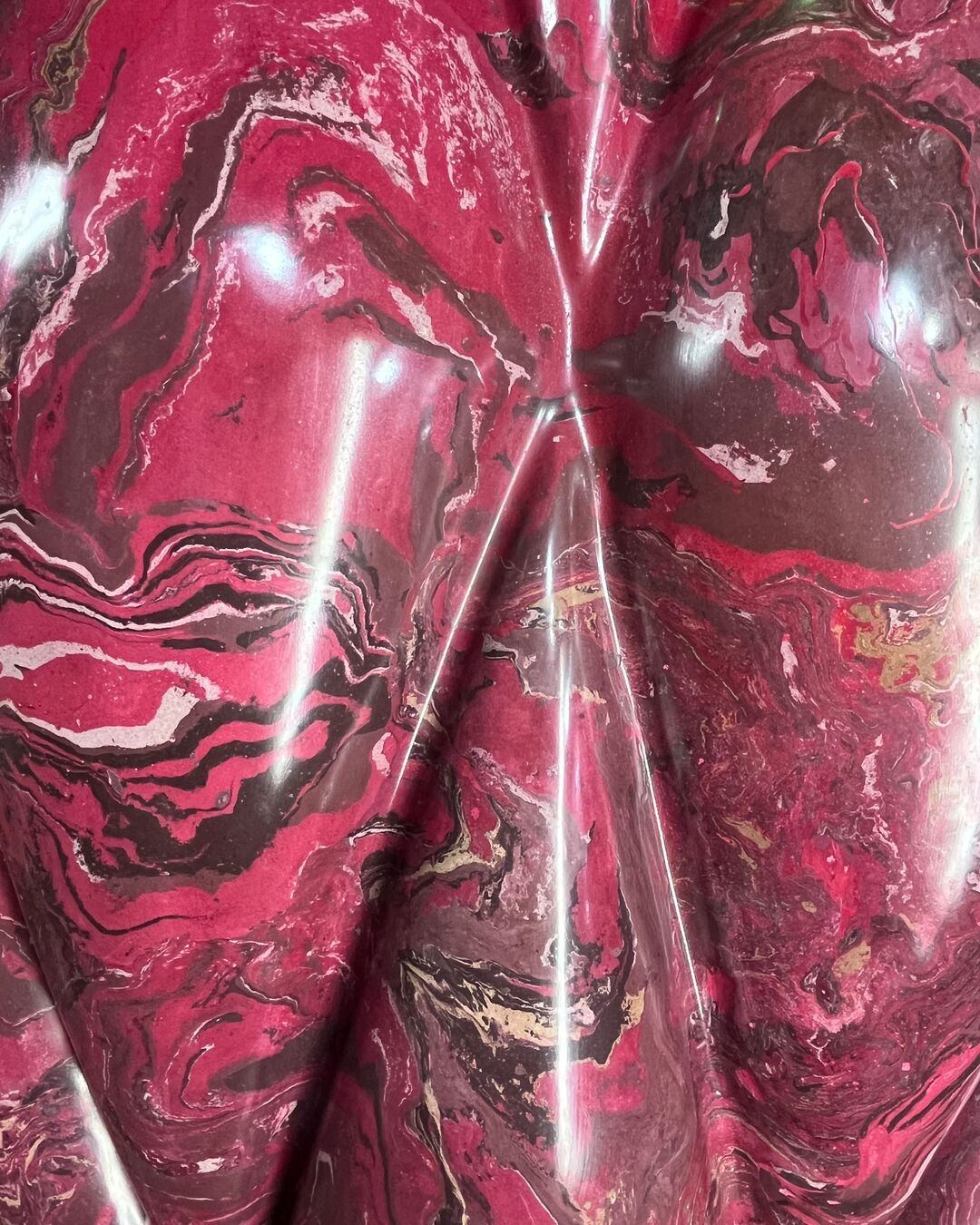 The centuries-old yet rare art of scagliola transforms material into sculptural form, furniture, and architectural expression. Through layered color, intricate patterns, and rich veining, it evokes the depth of marble and stone inlay. Precise yet expressive, scagliola moves seamlessly across surfaces, bringing timeless richness to the spaces it inhabits.
In this Thursday’s newsletter, we’ll explore its history, creative applications, and the meticulous process behind this rare and beautiful craft. Subscribe via the link in bio.
"Scagliola holds the painter’s joy of composition and color as well as the sculptor’s devotion to form, texture, and touch." —SuperStrata master artisan Melissa Vogley Woods @madestone_studio